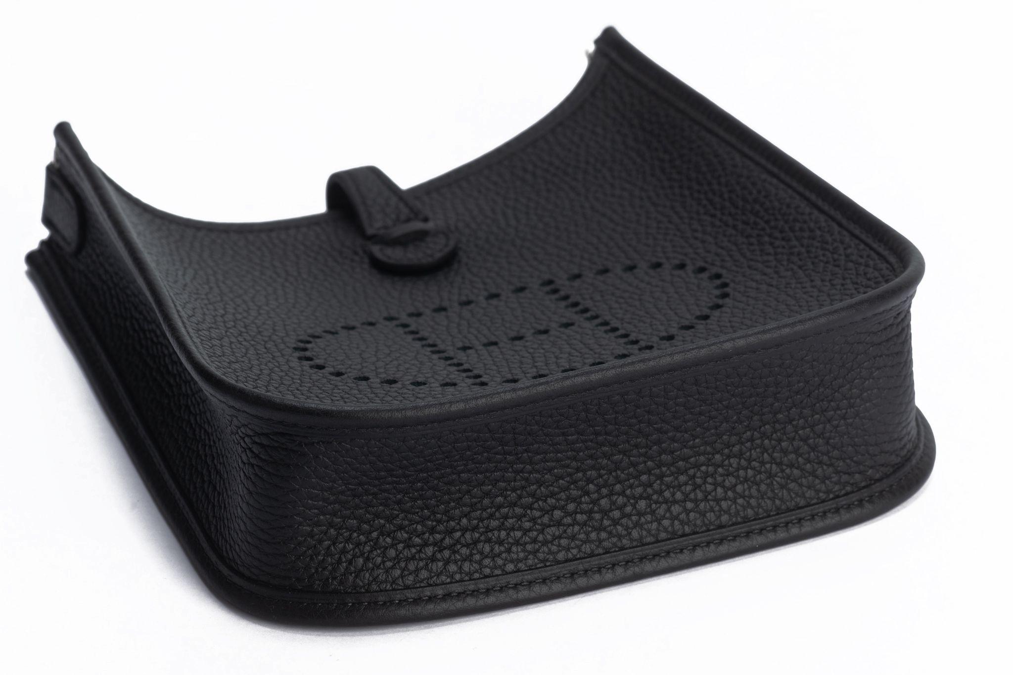 Hermès New Black Mini Evelyne Clemence For Sale 2