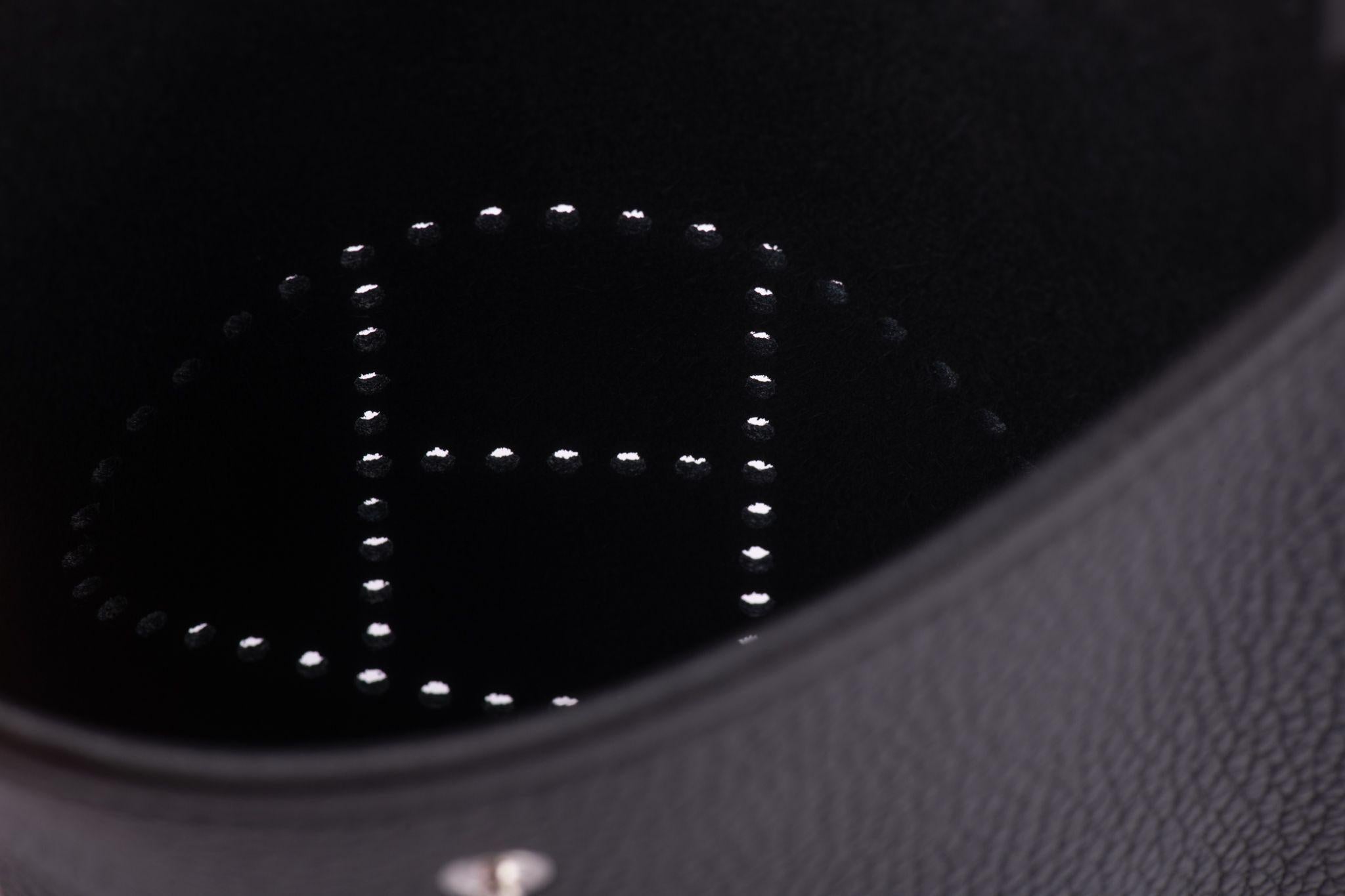 Hermès New Black Mini Evelyne Clemence For Sale 3