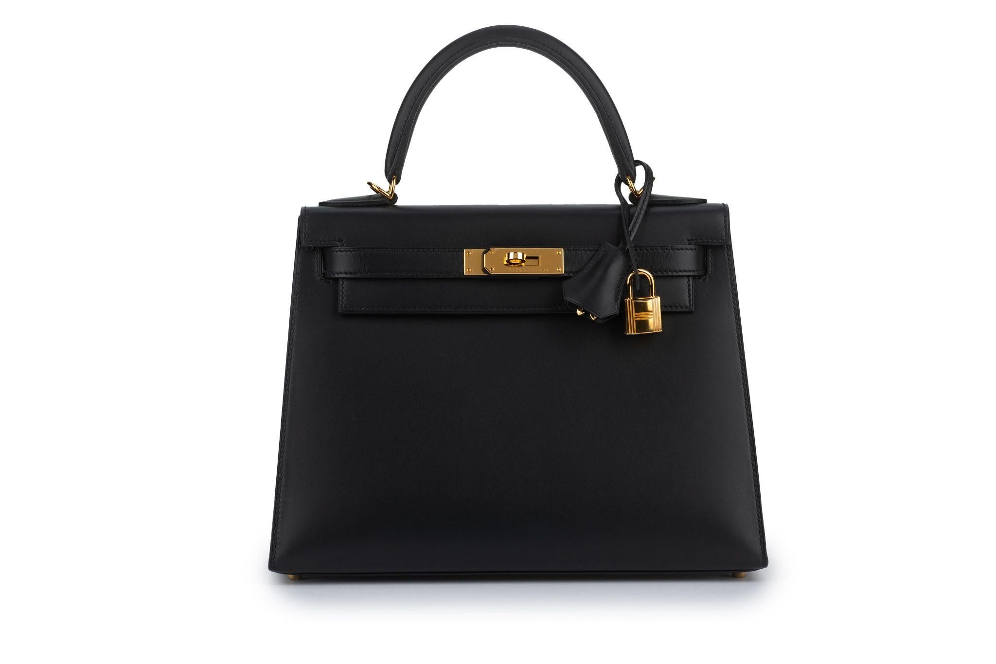 Hermès brand new kelly 28 sellier in black sombrero leather and gold tone hardware. Date stamp A. 
Handle drop 3.5