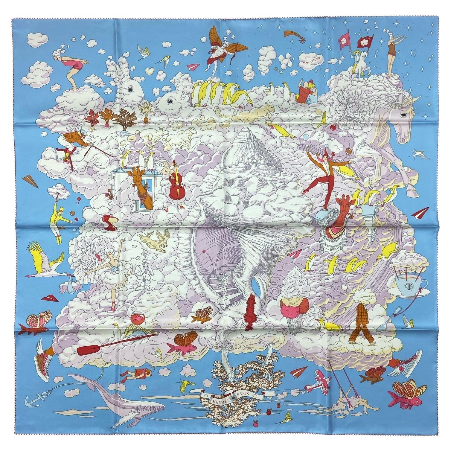 Hermes NUOVO Sciarpa in seta Bleu Ciel/ Parme/ Jaune Sur Mon Nuage 90cm in vendita