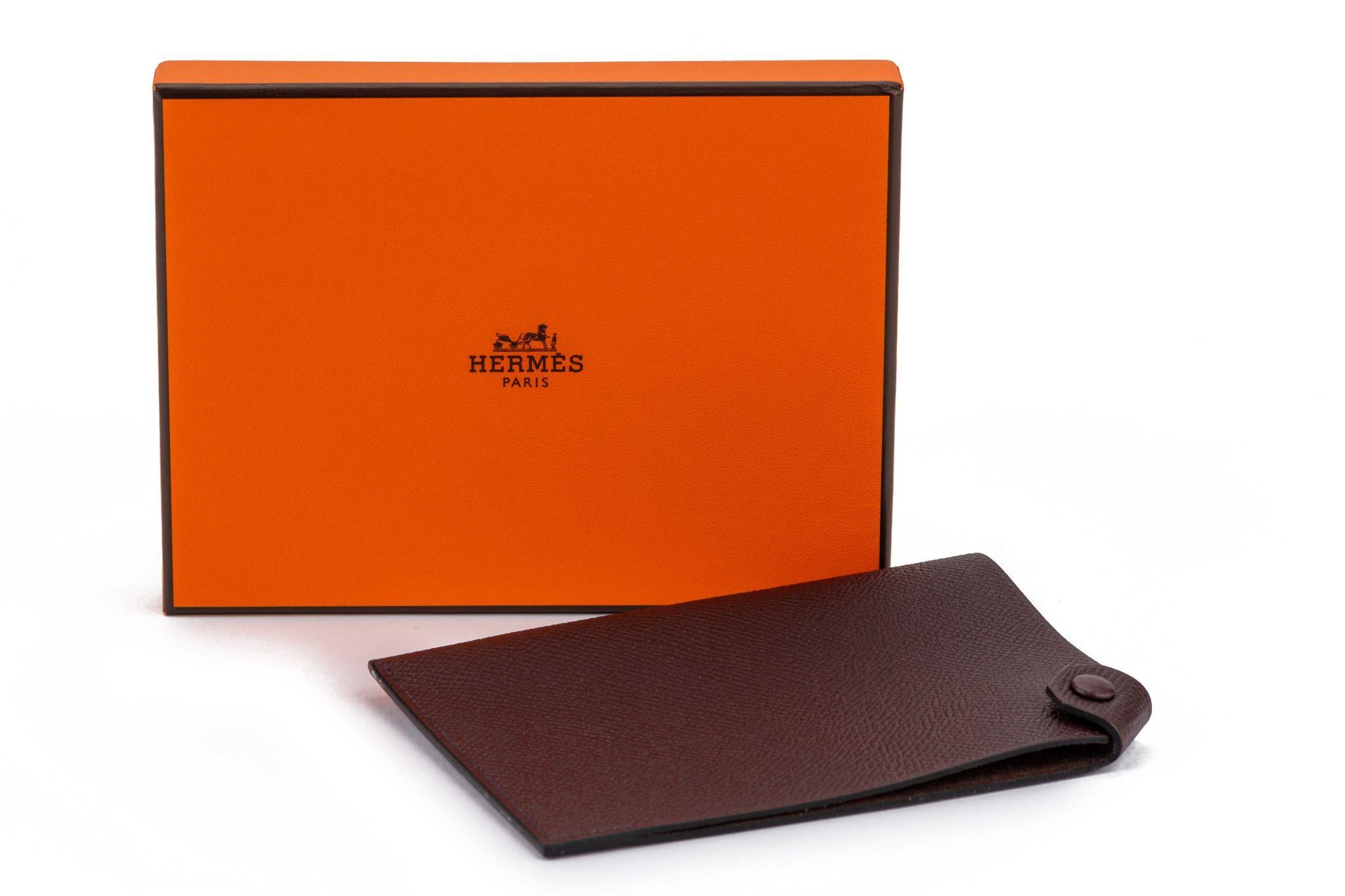 Hermès brown Epsom leather passport holder. Date stamp U. Brand new with box.