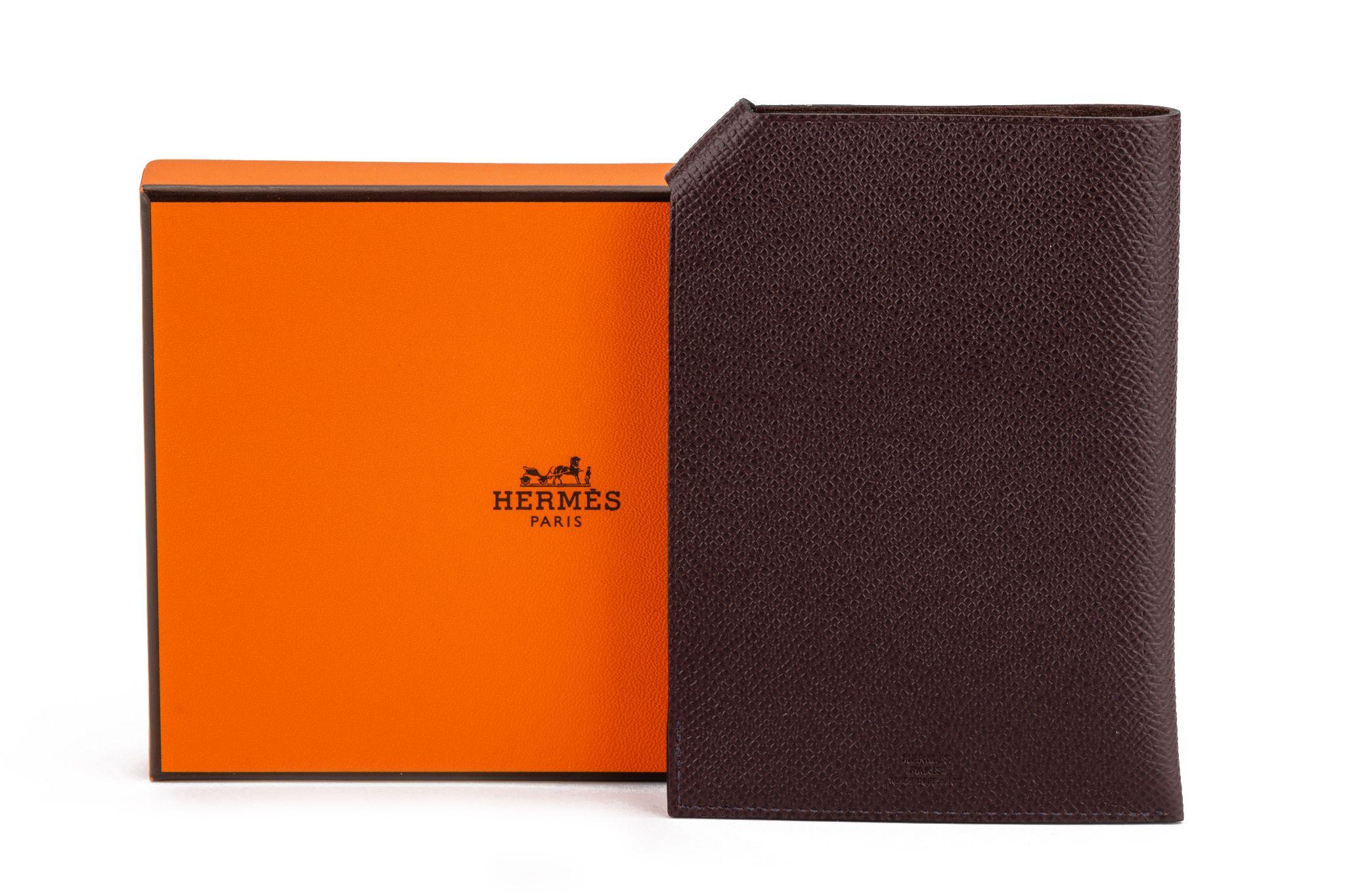 Hermès New Brown Epsom Passport Holder In New Condition For Sale In West Hollywood, CA