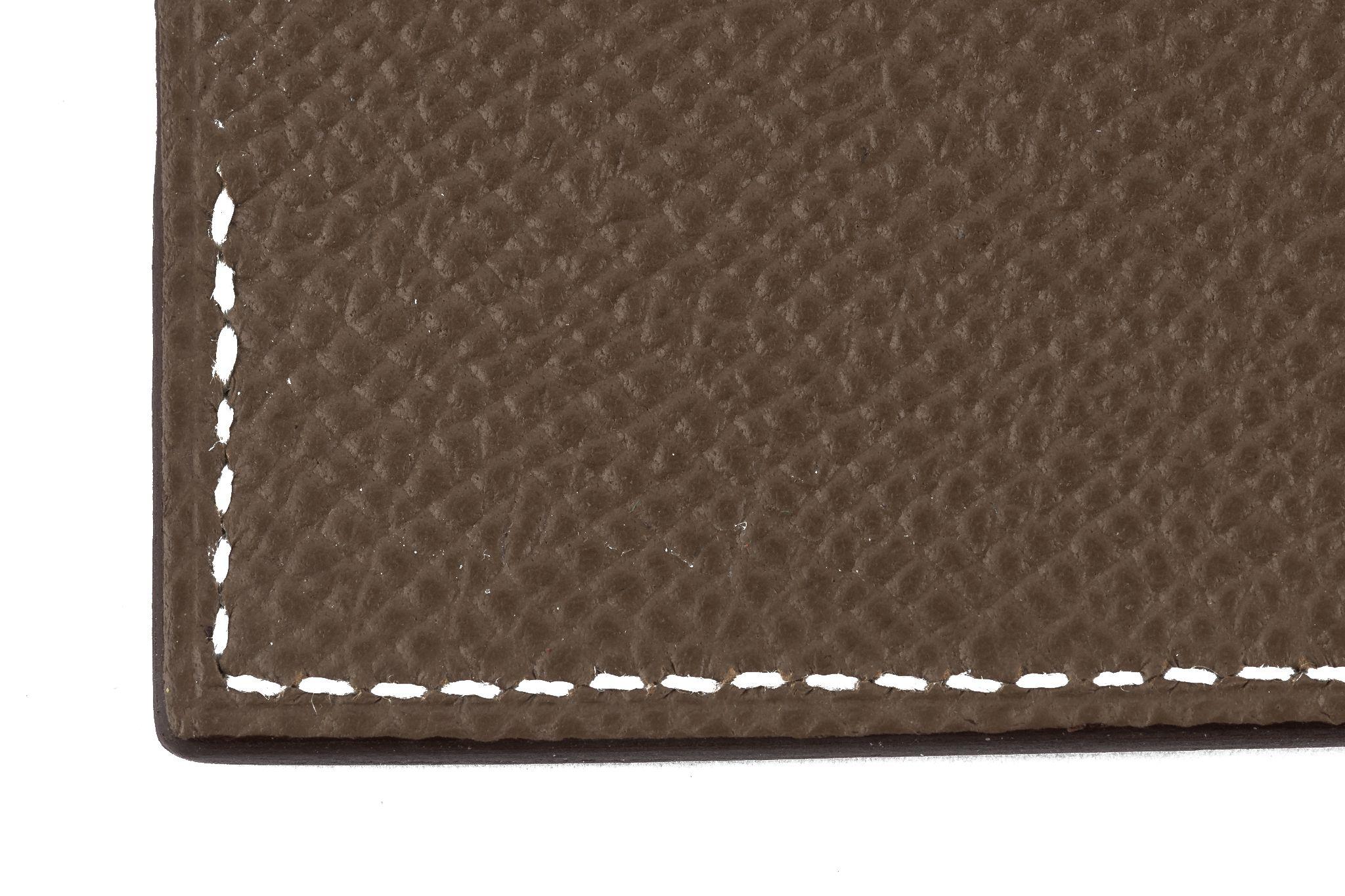 Portapassaporto Hermès New Etoupe Epsom in vendita 2