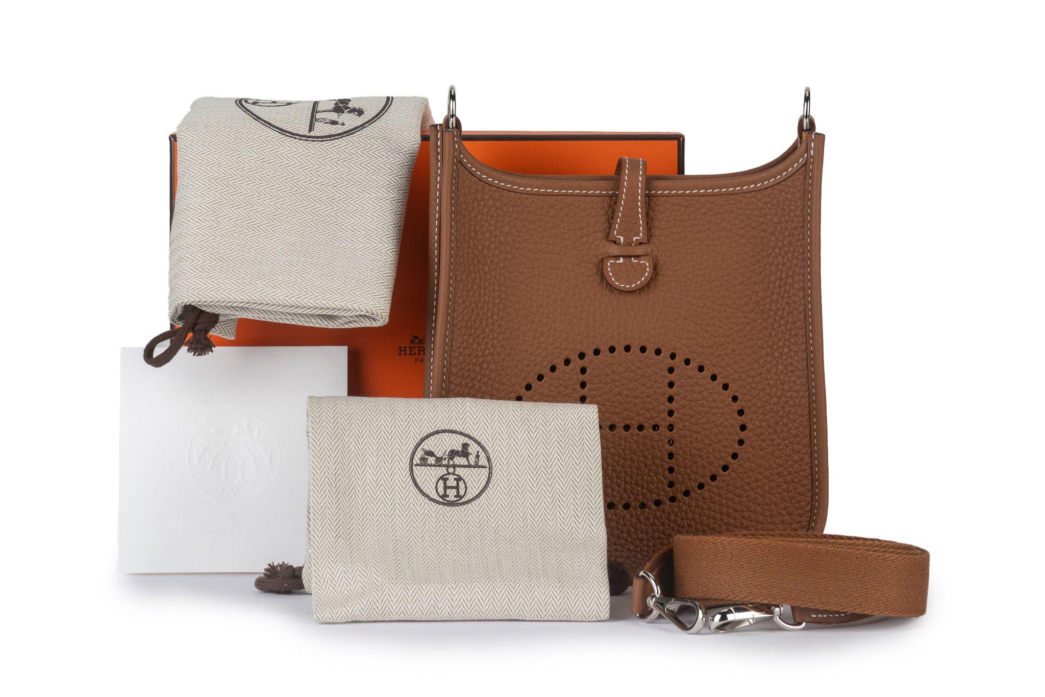 Hermès New Gold Mini Evelyne Bag in vendita 7