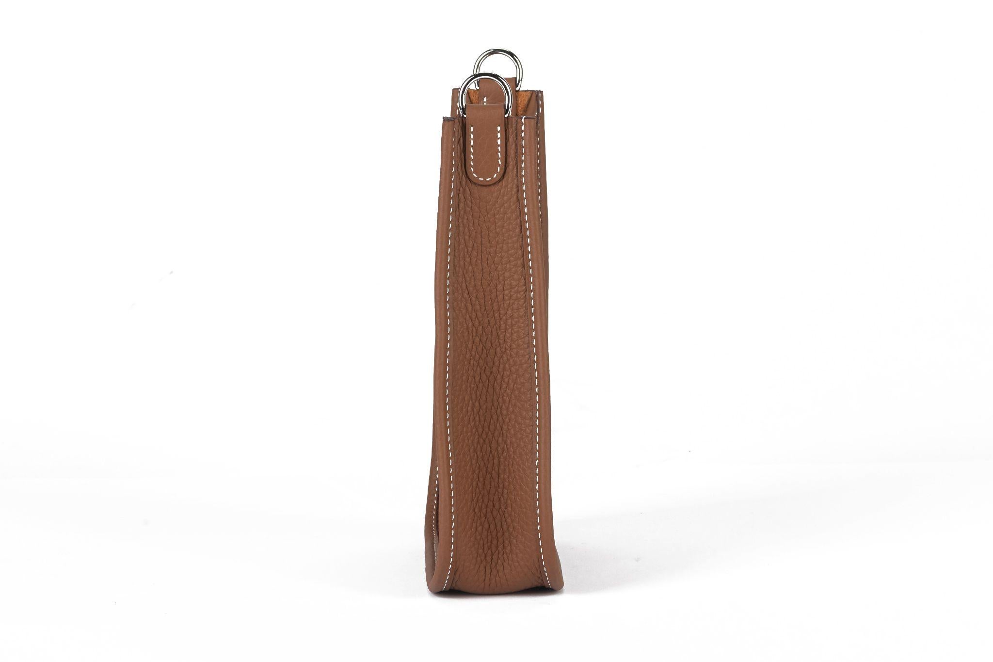 Donna Hermès New Gold Mini Evelyne Bag in vendita