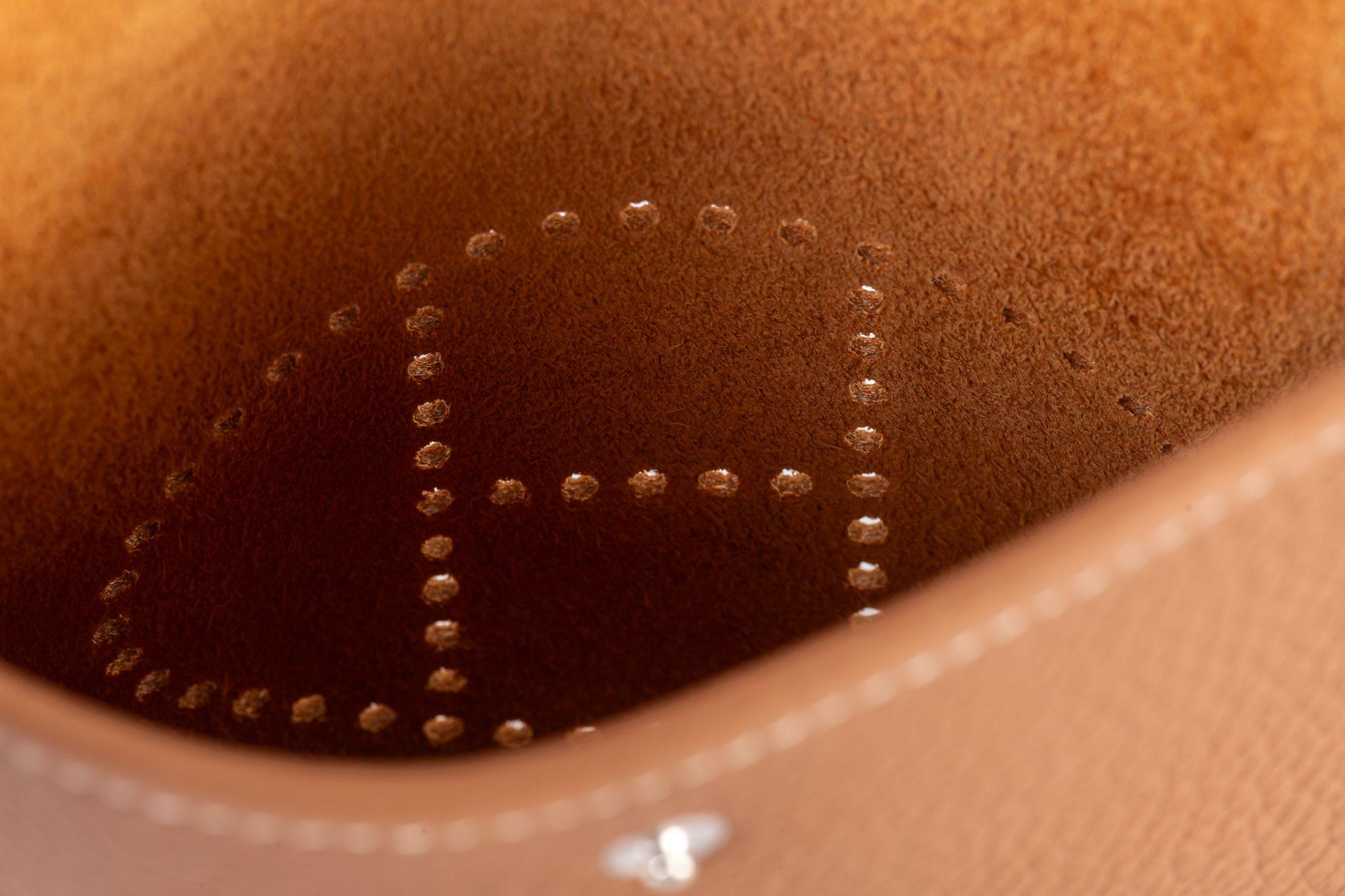 Hermès New Gold Mini Evelyne Bag in vendita 3