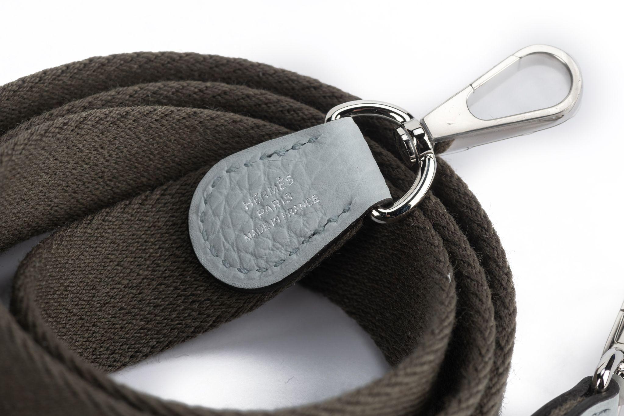 Hermes New Grey Mini Evelyne Handbag en vente 7