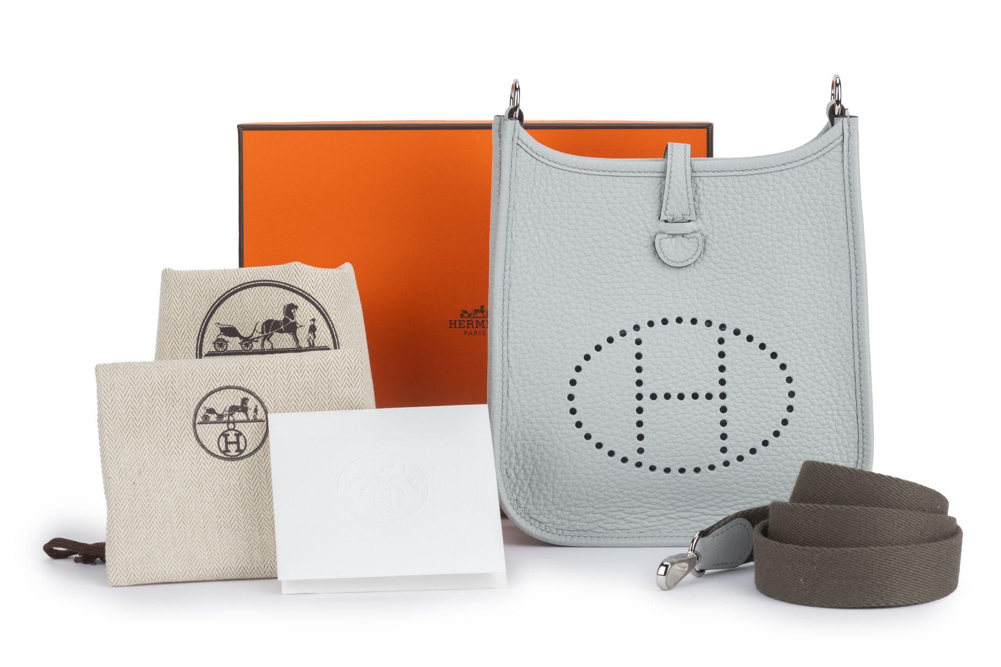 Hermes New Grey Mini Evelyne Handbag en vente 9
