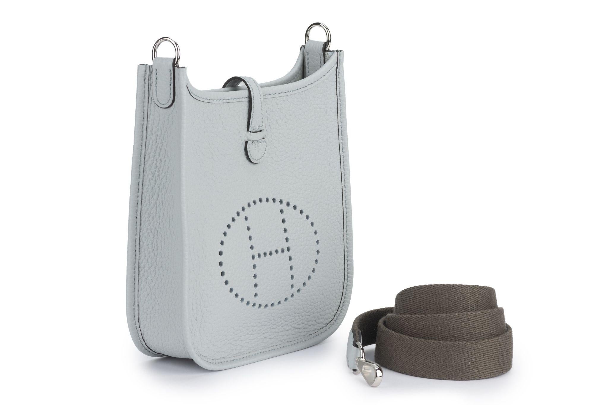 Hermes New Grey Mini Evelyne Handbag Neuf - En vente à West Hollywood, CA