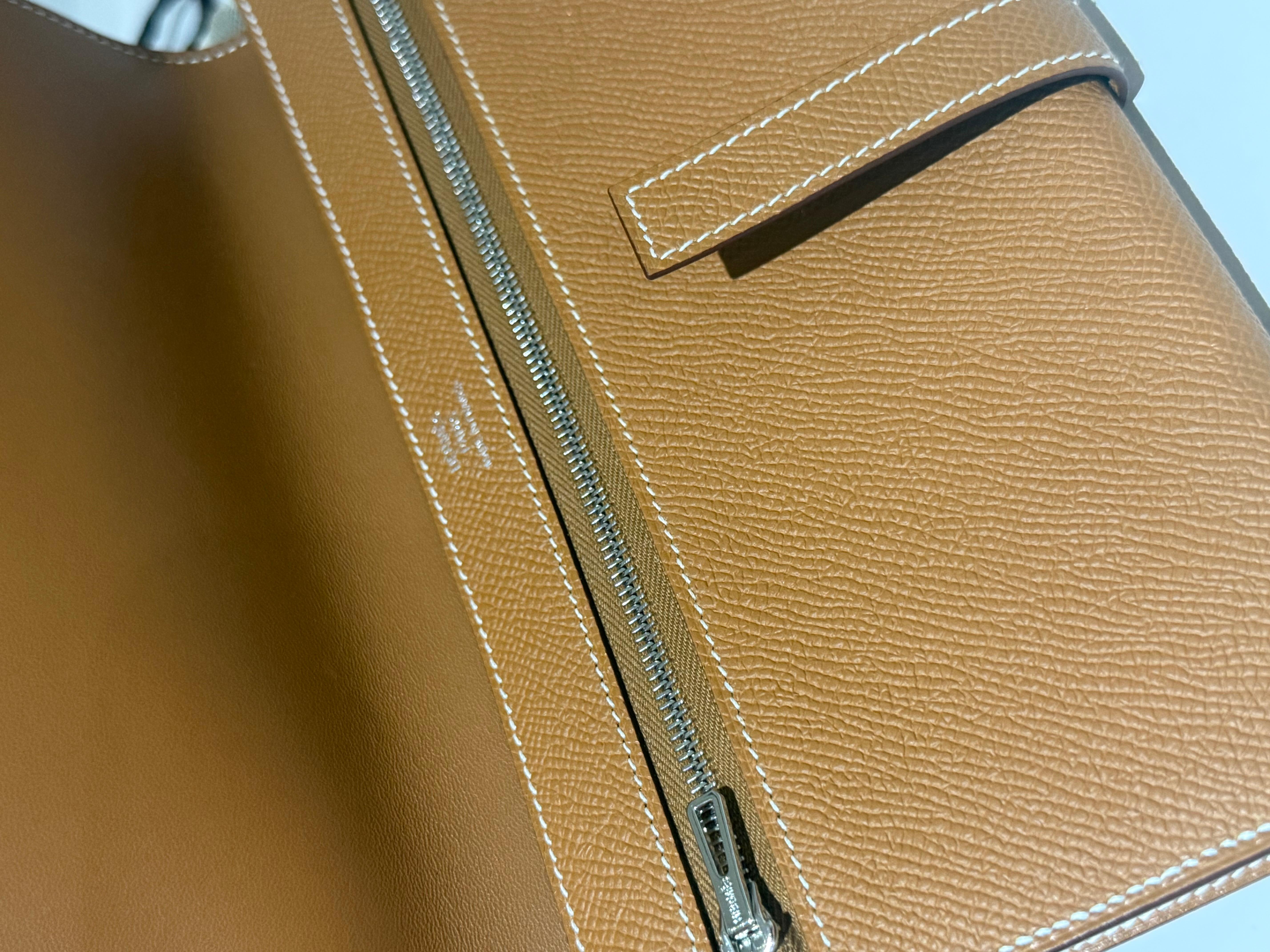 da uomo o donna Portafoglio H. H. New Passant Toutenmain di Hermes in vendita