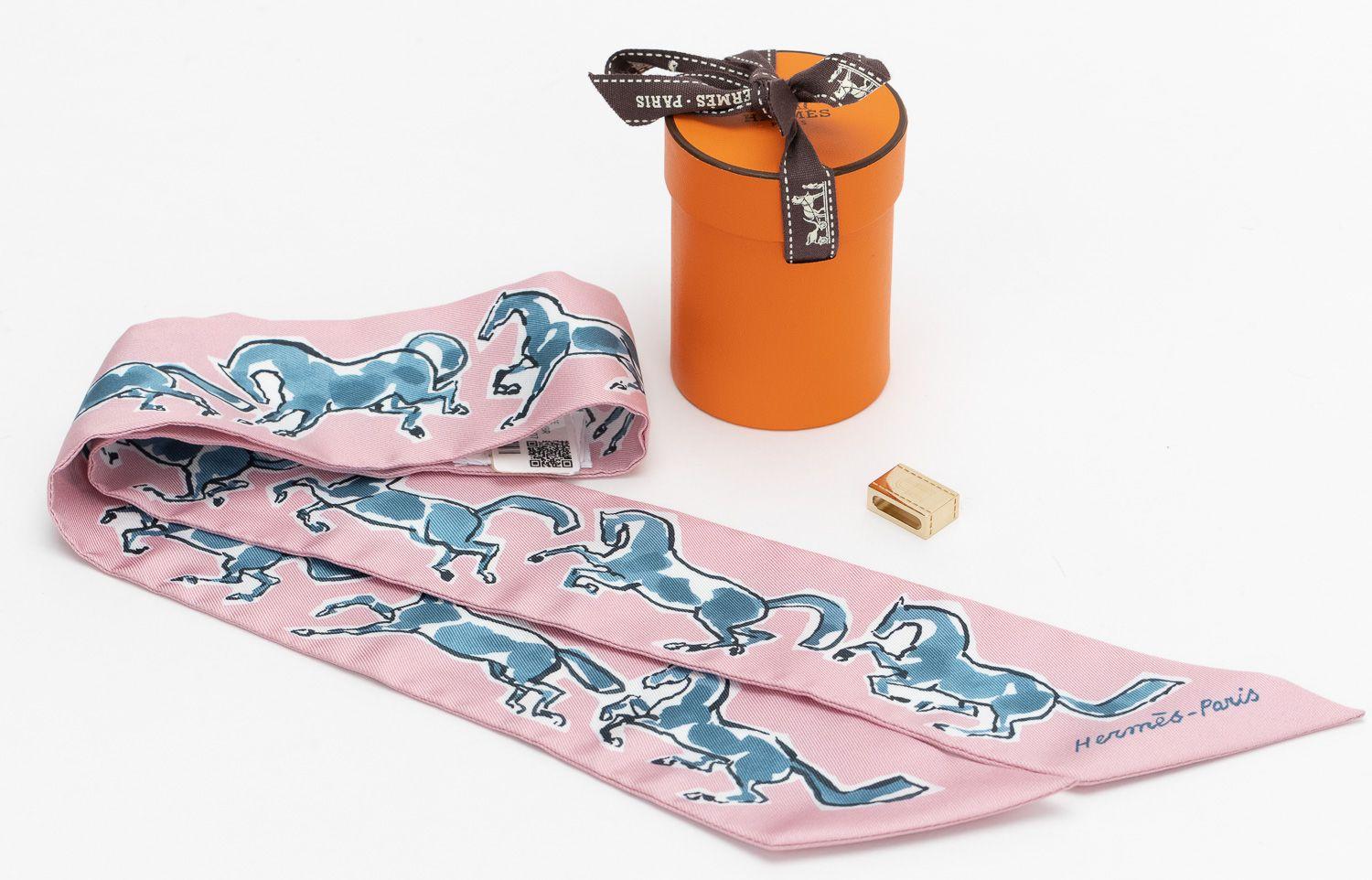 Hermès New Horse Twilly W/Medor Slide In New Condition For Sale In West Hollywood, CA