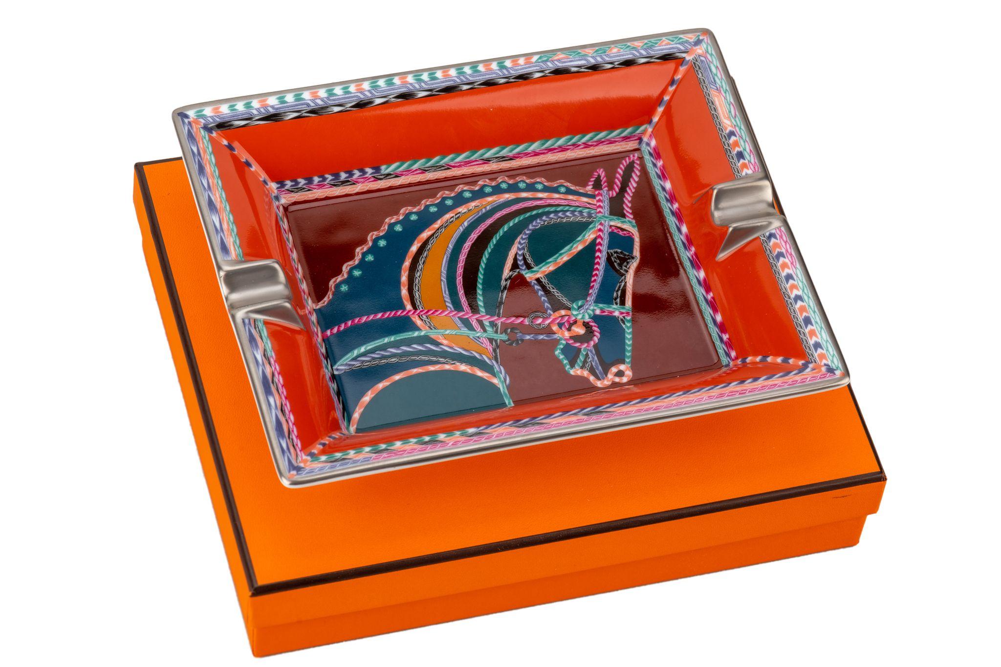 Hermès New Horsehead Porcelain Ashtray In New Condition For Sale In West Hollywood, CA