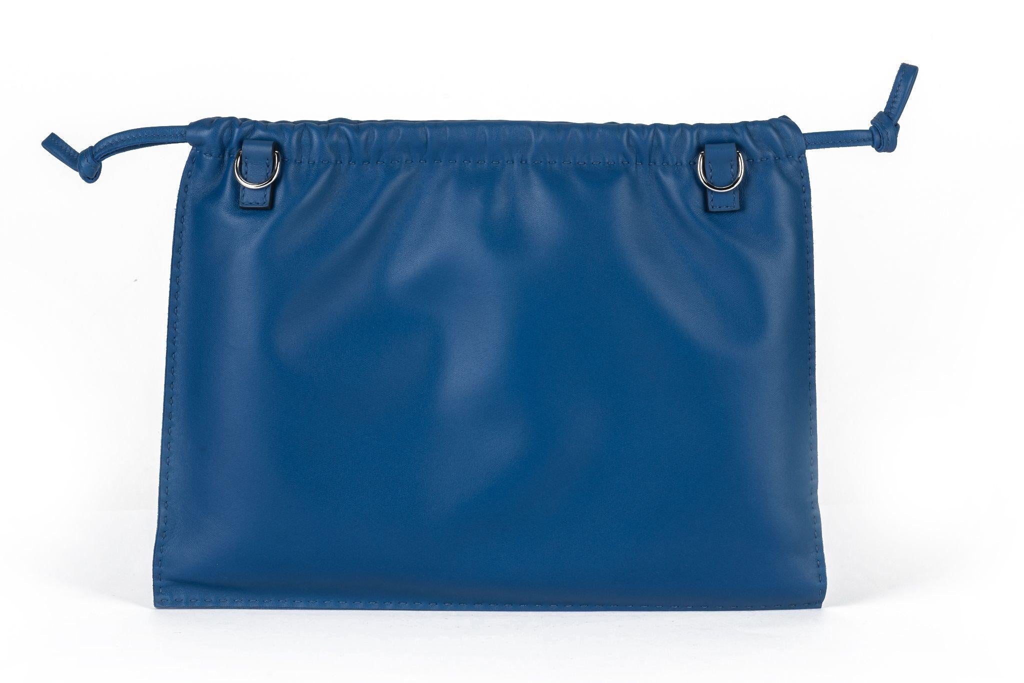 Hermès Nuovo in Scatola Pilo Pouch in Blu In condizioni Nuovo in vendita a West Hollywood, CA