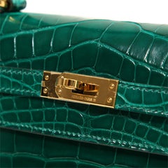 Hermes NEW Kelly 25 Green Crocodile Leather Gold Top Handle Tote Shoulder Bag