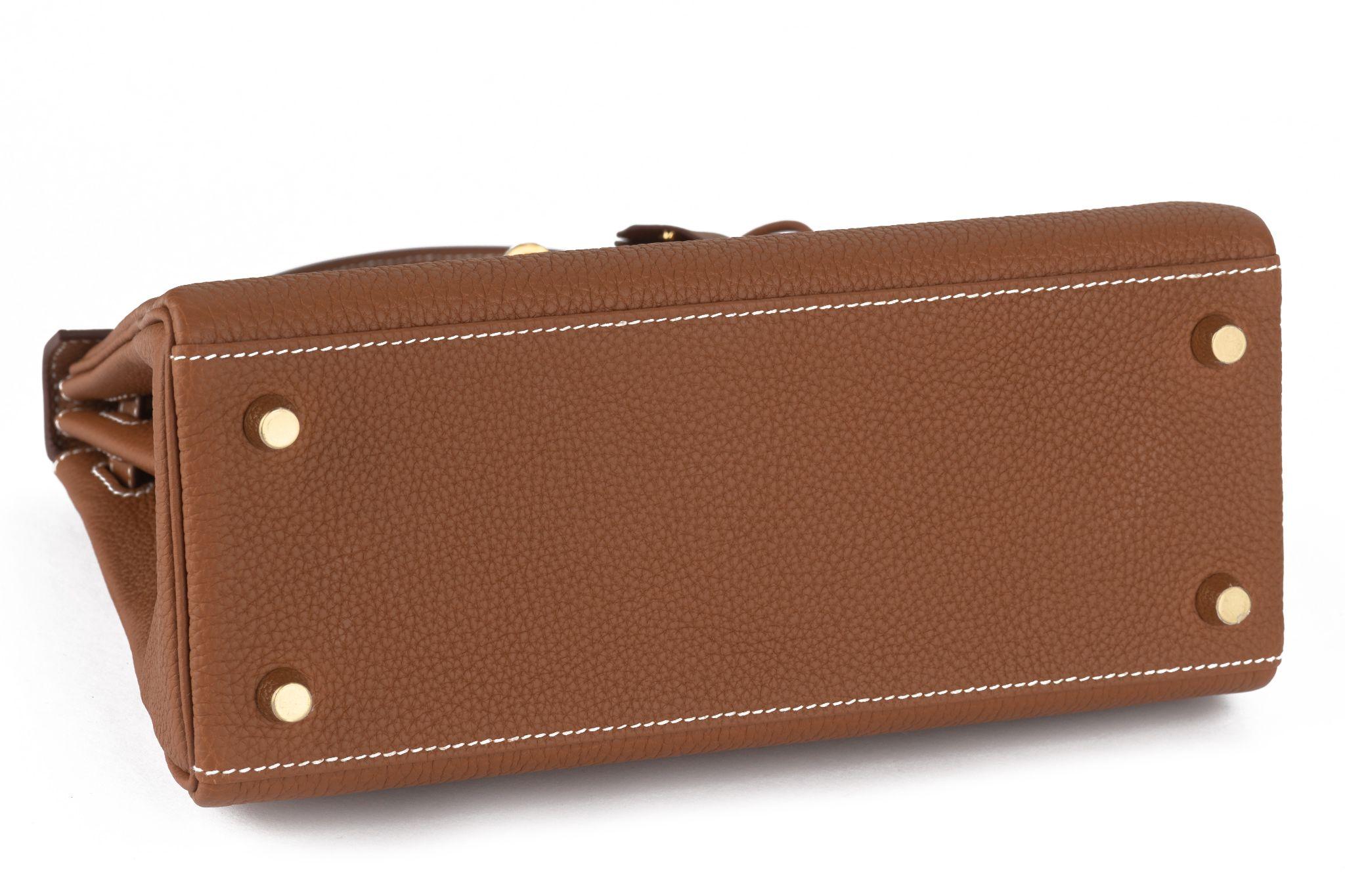Hermès  Neu Kelly 25 Retournè Gold Togo Damen im Angebot