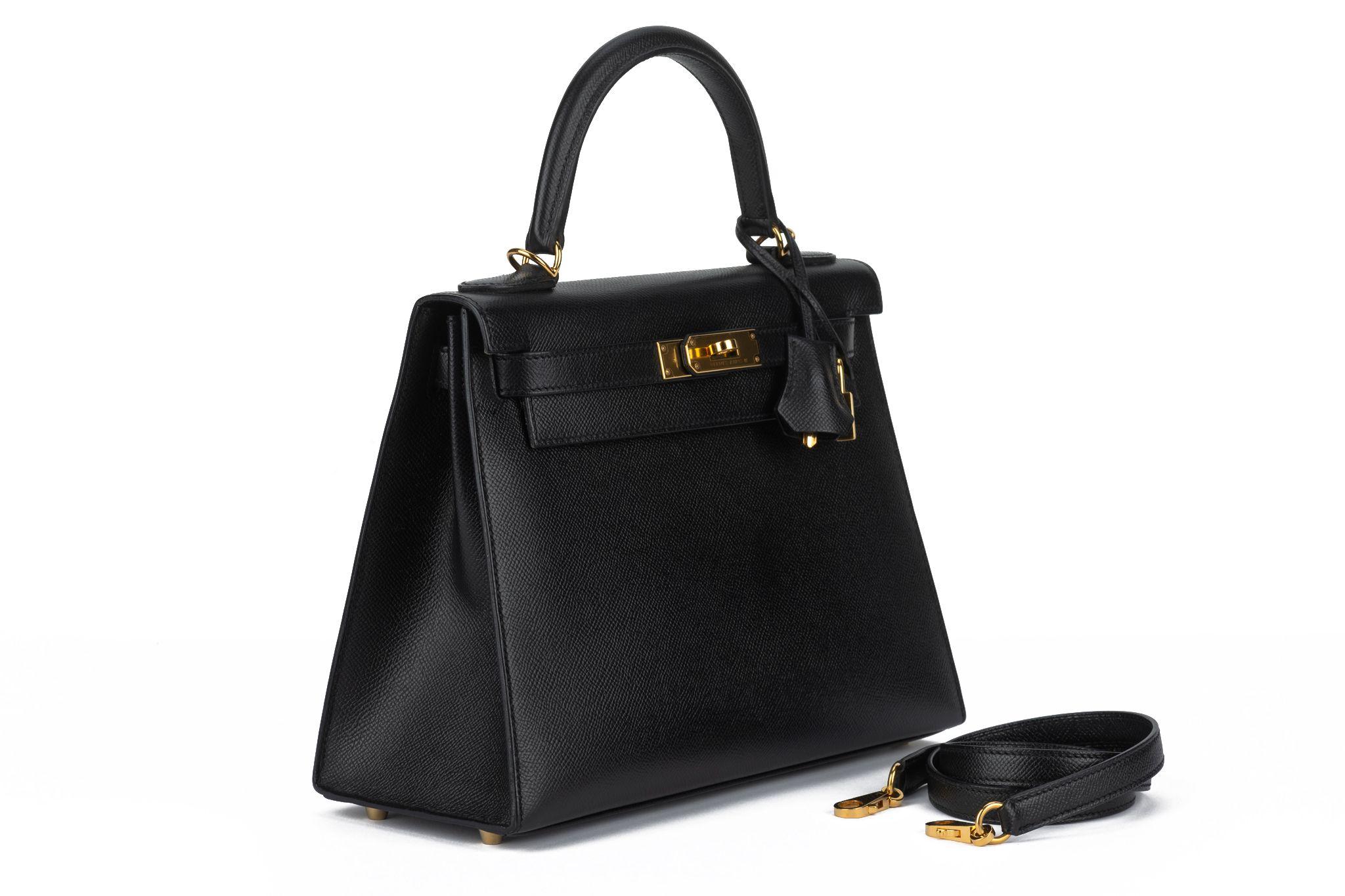 Hermes New Kelly 28 Black Epsom Gold In New Condition In West Hollywood, CA