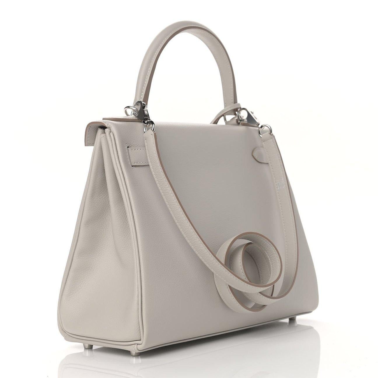 New Condition
From 2021 Collection
Gris Perle
Evercolor Leather
Palladium Hardware
Measures 10.75