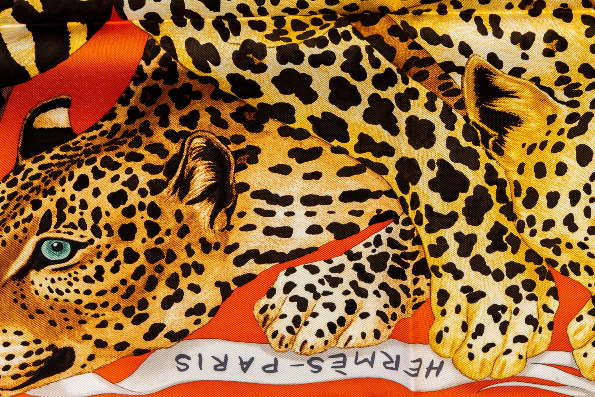 Hermès New Lazy Leopardess Orange Scarf (écharpe) en vente 3