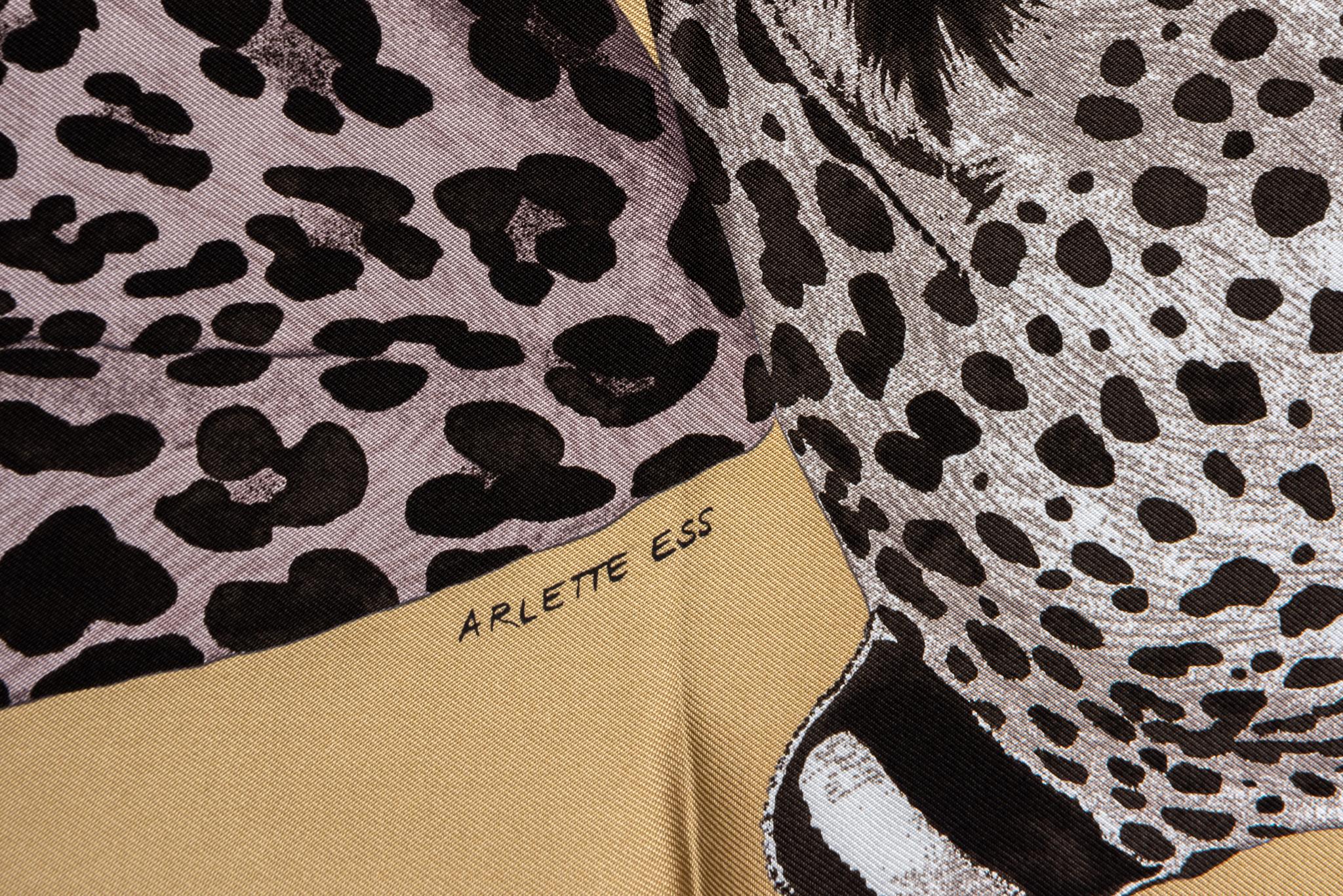 Pañuelo de seda Hermès New Lazy Leopardess en Nuevo Estado en West Hollywood, CA