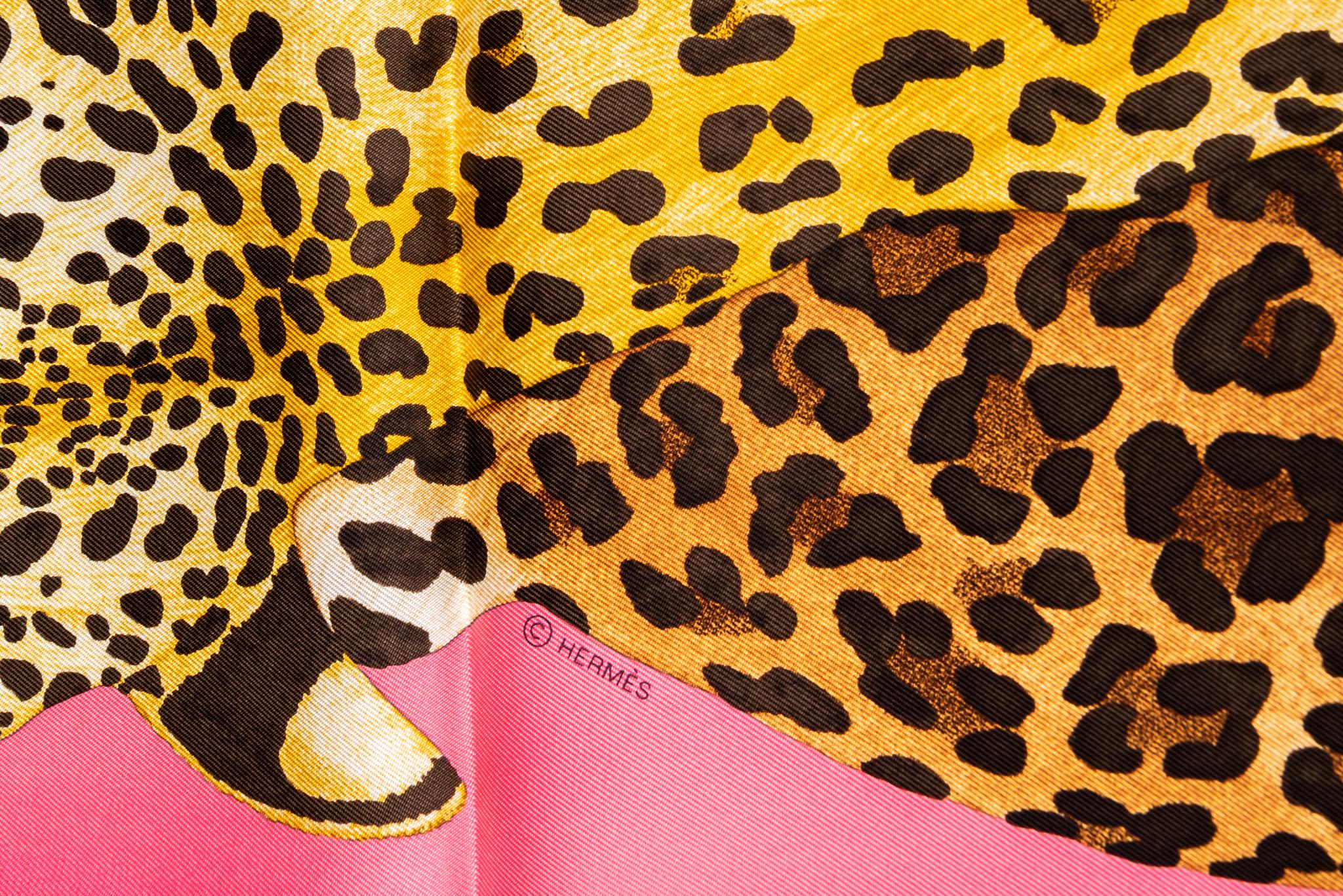Hermès New Lazy Leopardess Silk Scarf (écharpe en soie) Pour femmes en vente