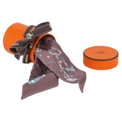 Hermès Nuevo Les Cles A Pois Sombra Twilly