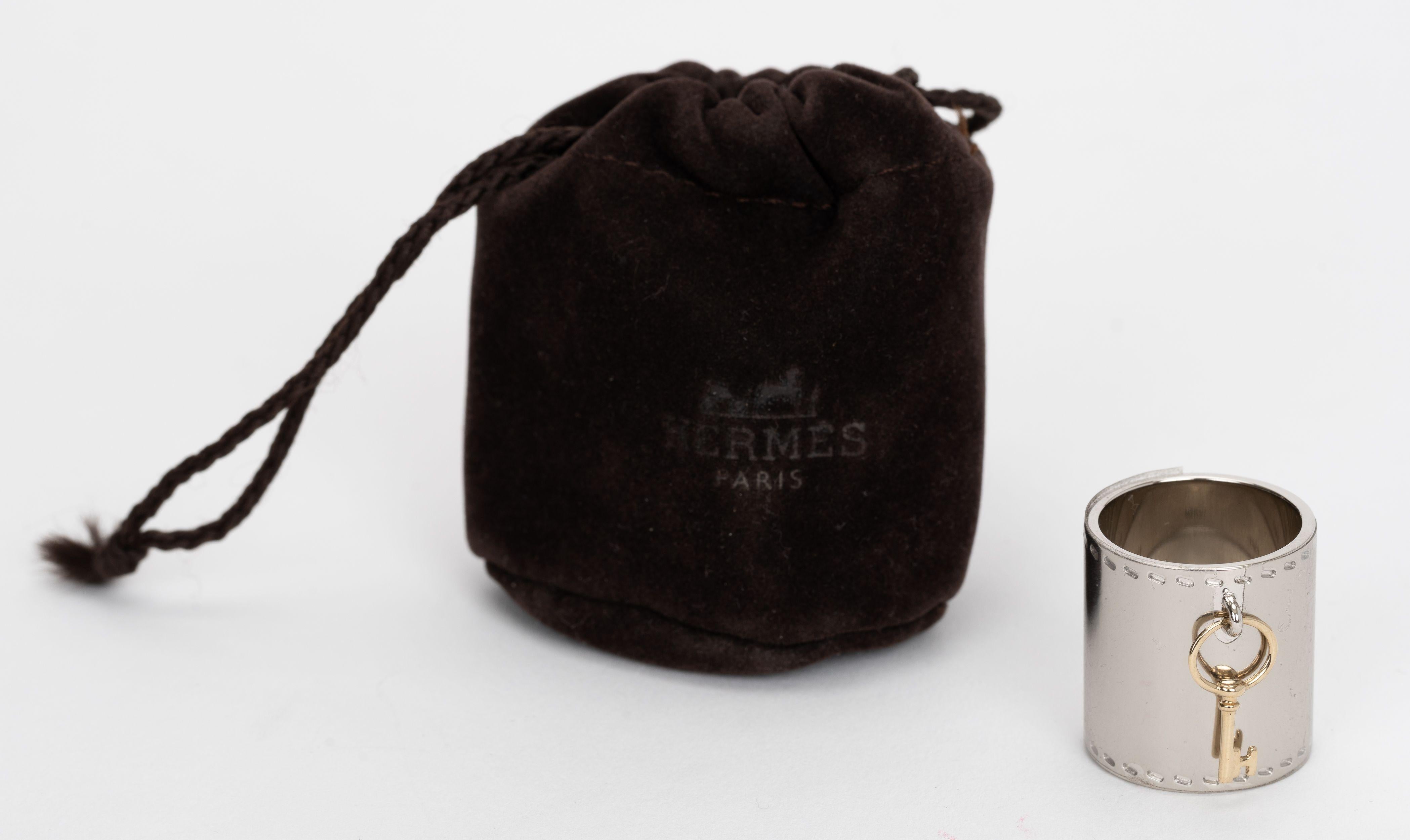 Anello foulard con chiave di Hermes New Palladium In condizioni Nuovo in vendita a West Hollywood, CA
