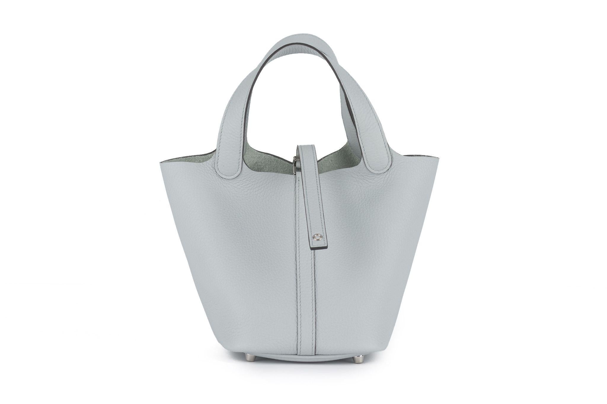 Donna Hermès New Pearl Grey Picotin 18 Togo in vendita