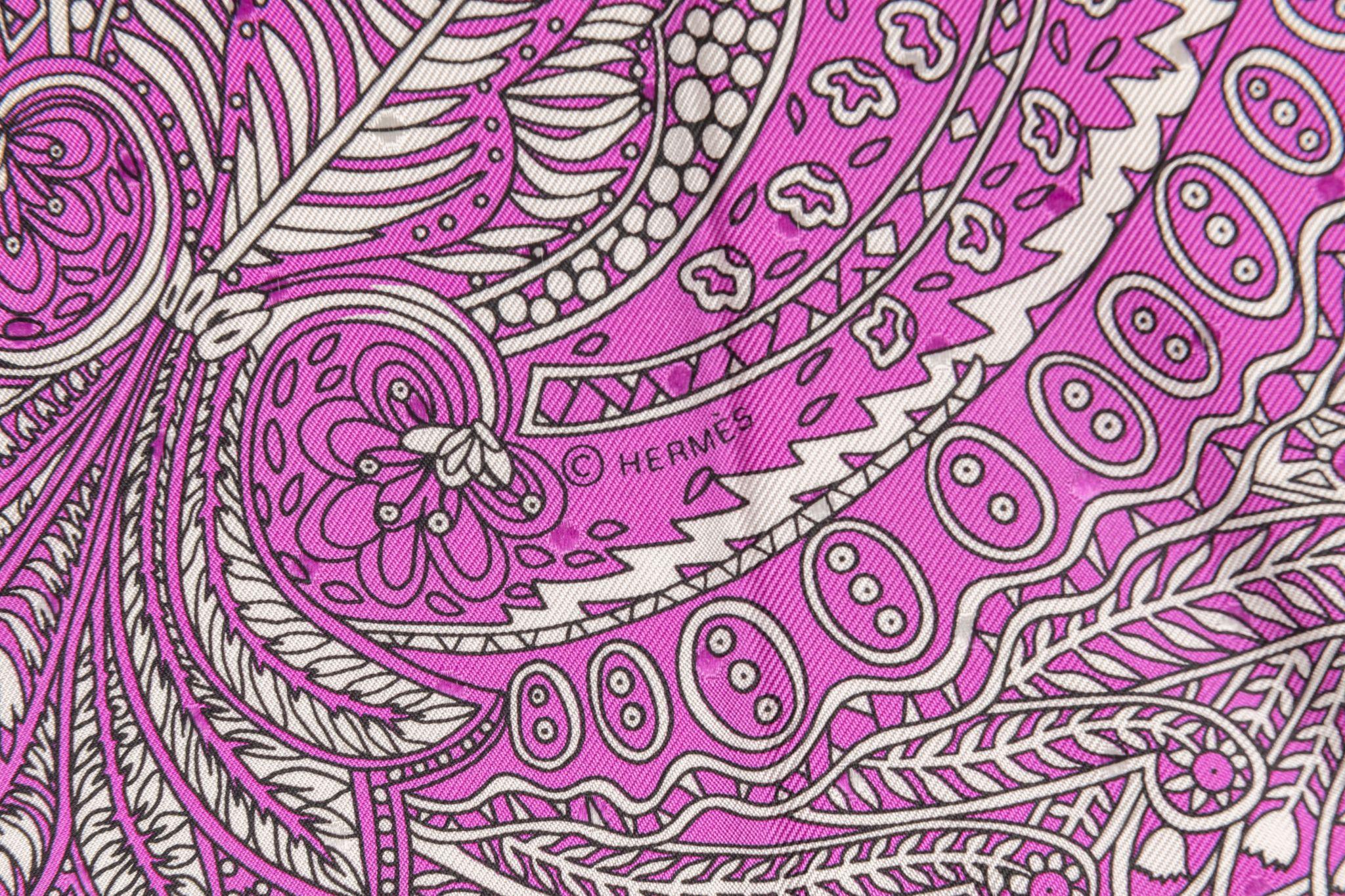 Women's or Men's Hermès New Pink Bandana Small Scarf For Sale