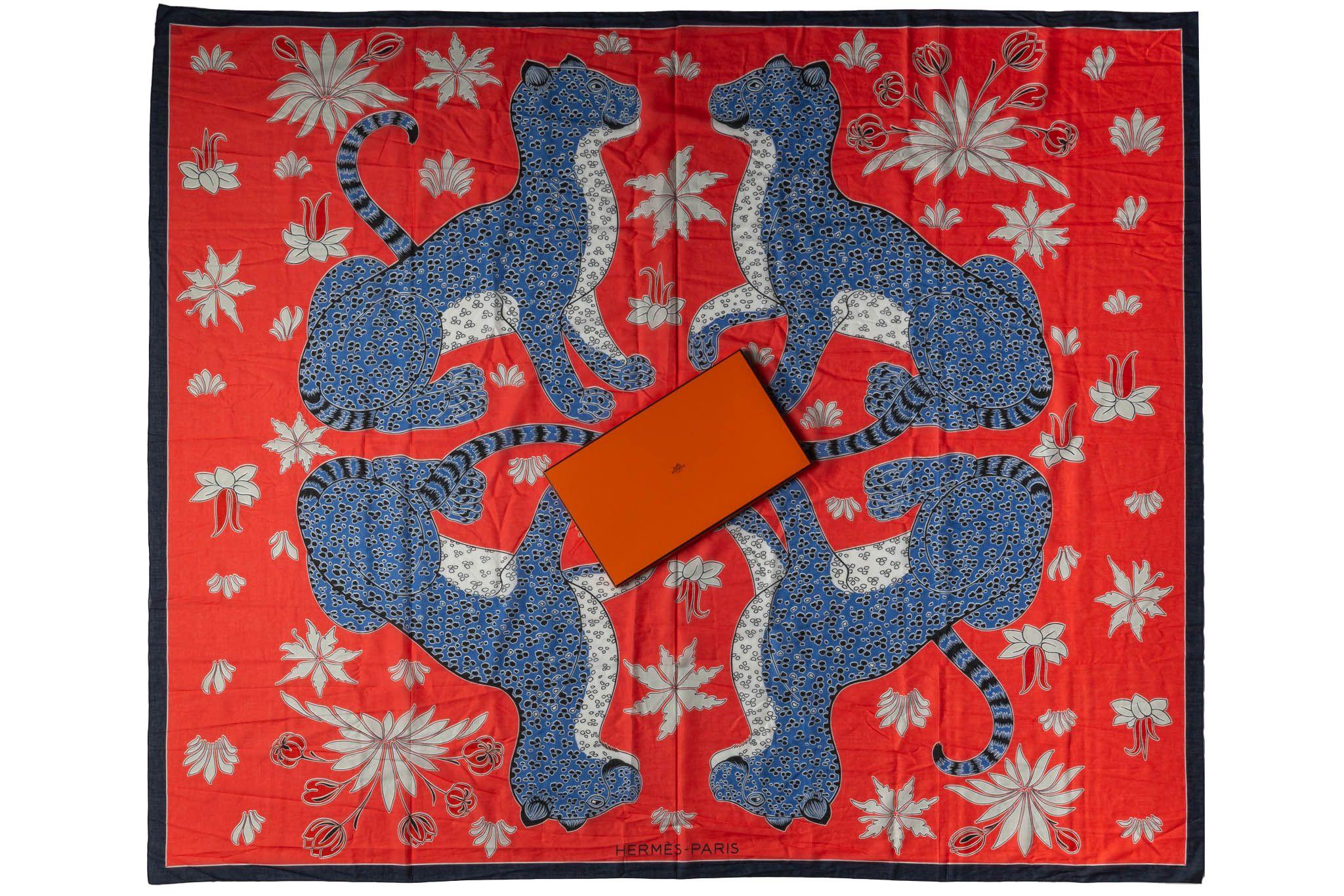 Hermès brand new gueapards cotton beach sarong/shawl. Livré avec sa boîte d'origine.
