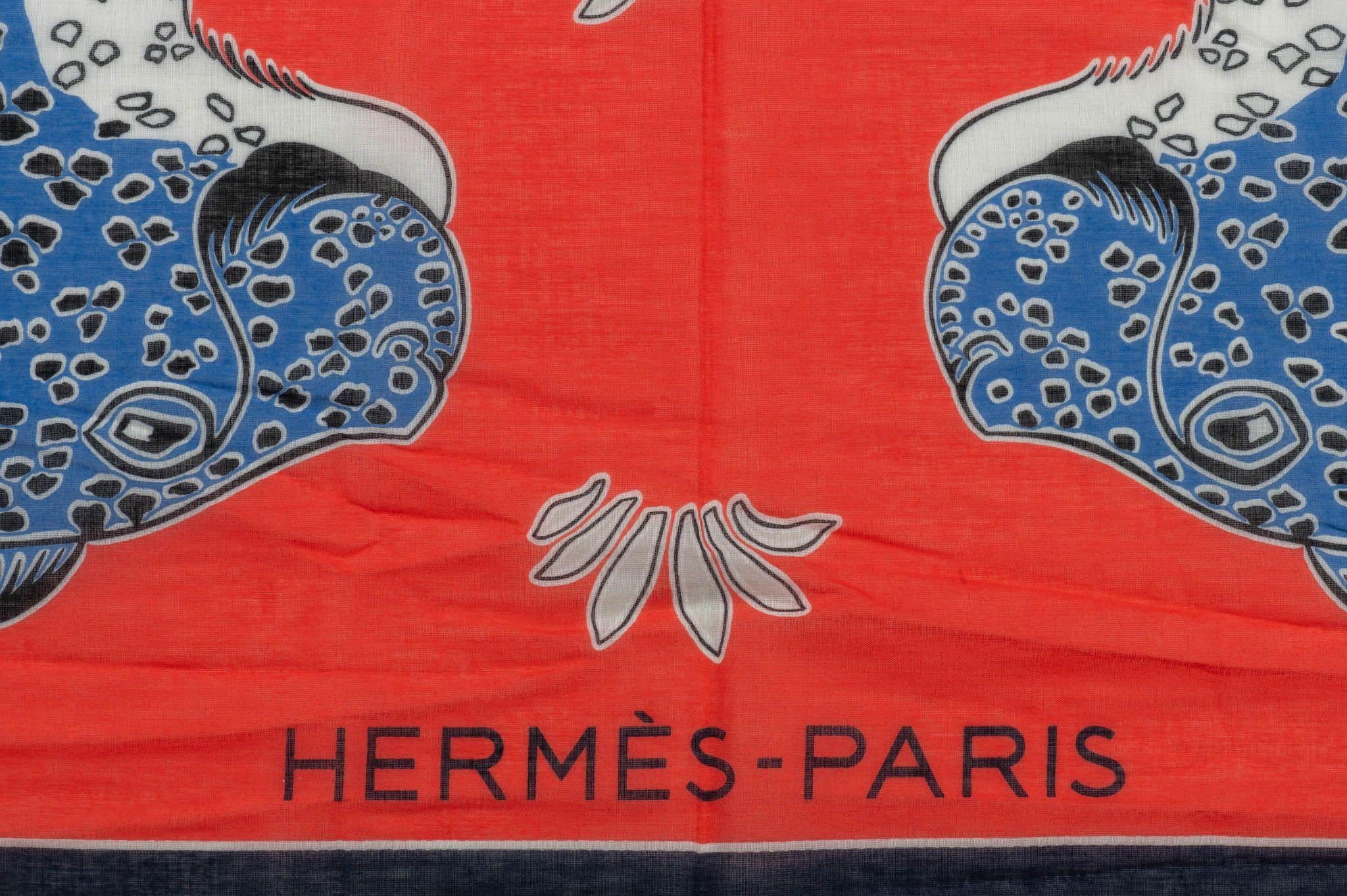 Hermès New Red Guepards Sarong Shawl (châle) en vente 1
