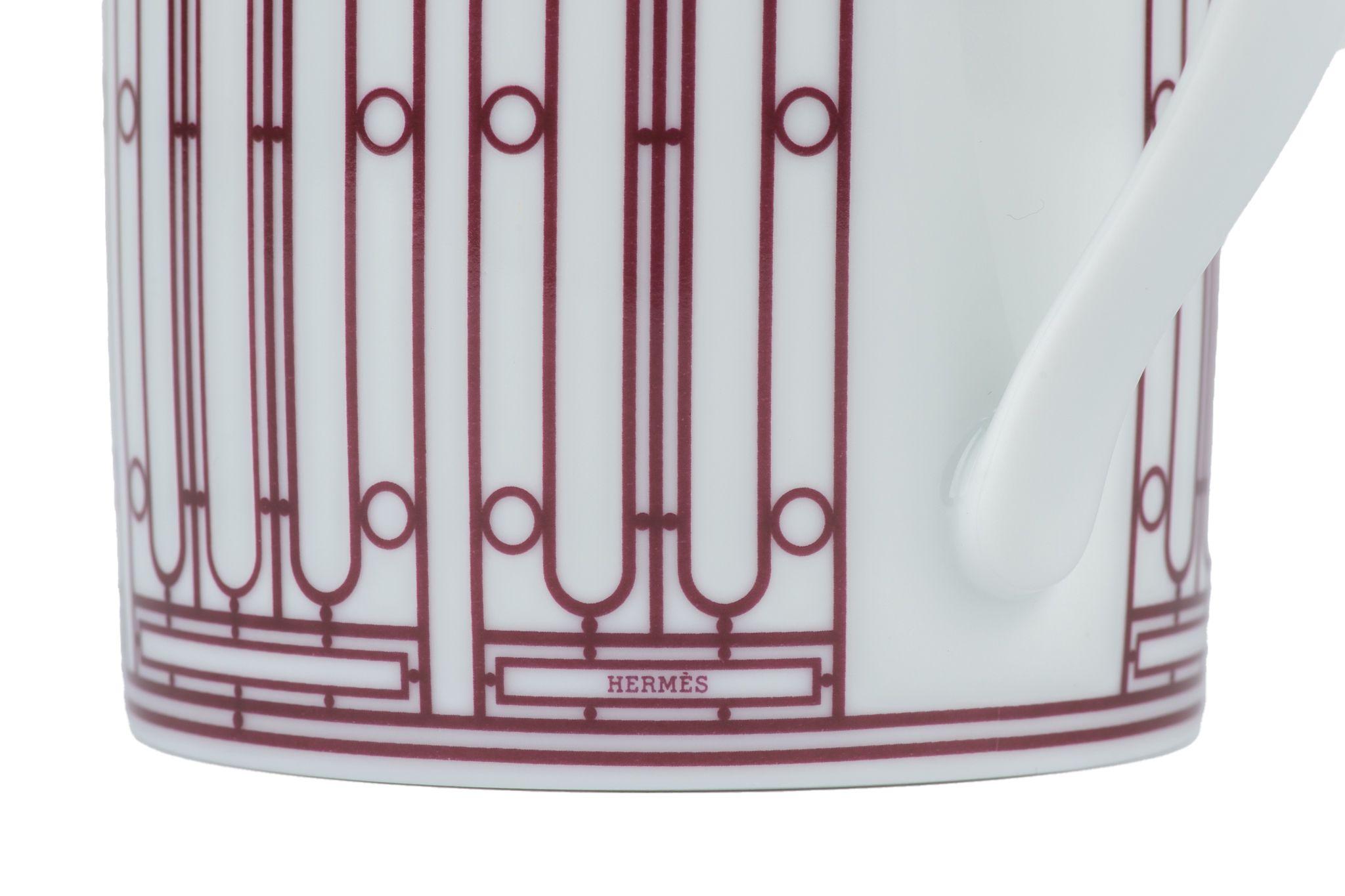 Tazza Hermès New Red PorcelainH Deco In condizioni Nuovo in vendita a West Hollywood, CA