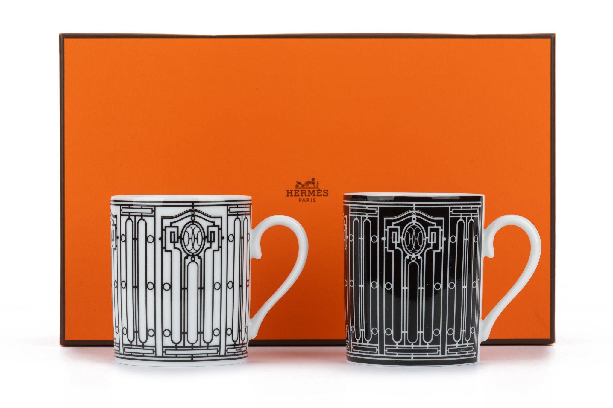 Hermès New Set Of 2 Art Deco Mugs W/Box In New Condition For Sale In West Hollywood, CA
