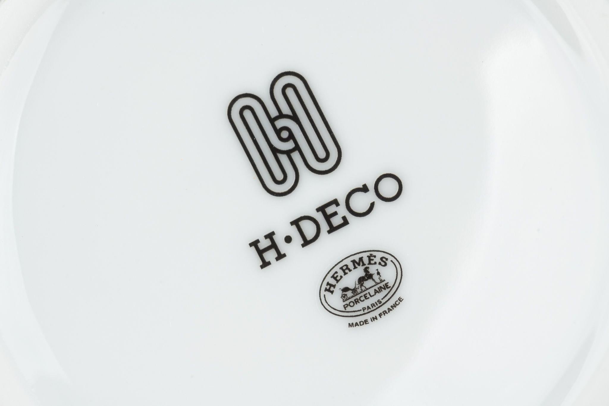 Hermès New Set Of 2 Art Deco Mugs W/Box For Sale 1