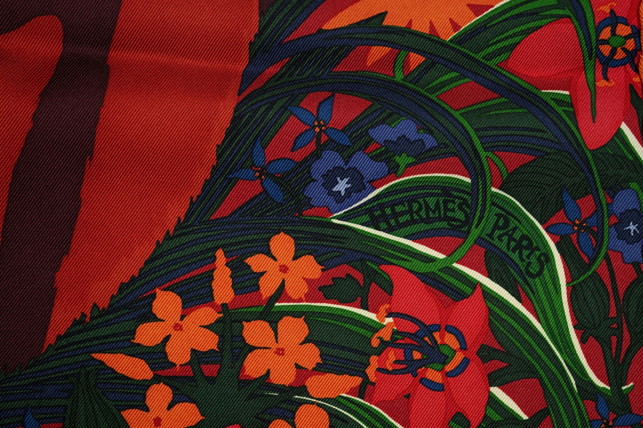 Rouge Hermès New Tyger Tyger Scarf Saumon en vente