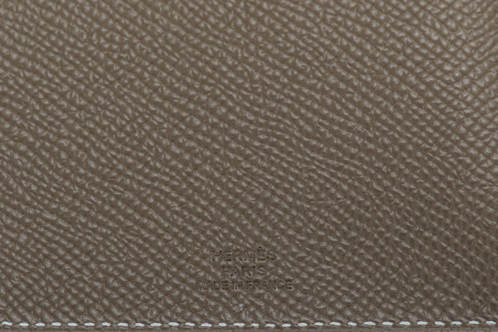 Hermès NIB Etain Passport Cover In New Condition In West Hollywood, CA
