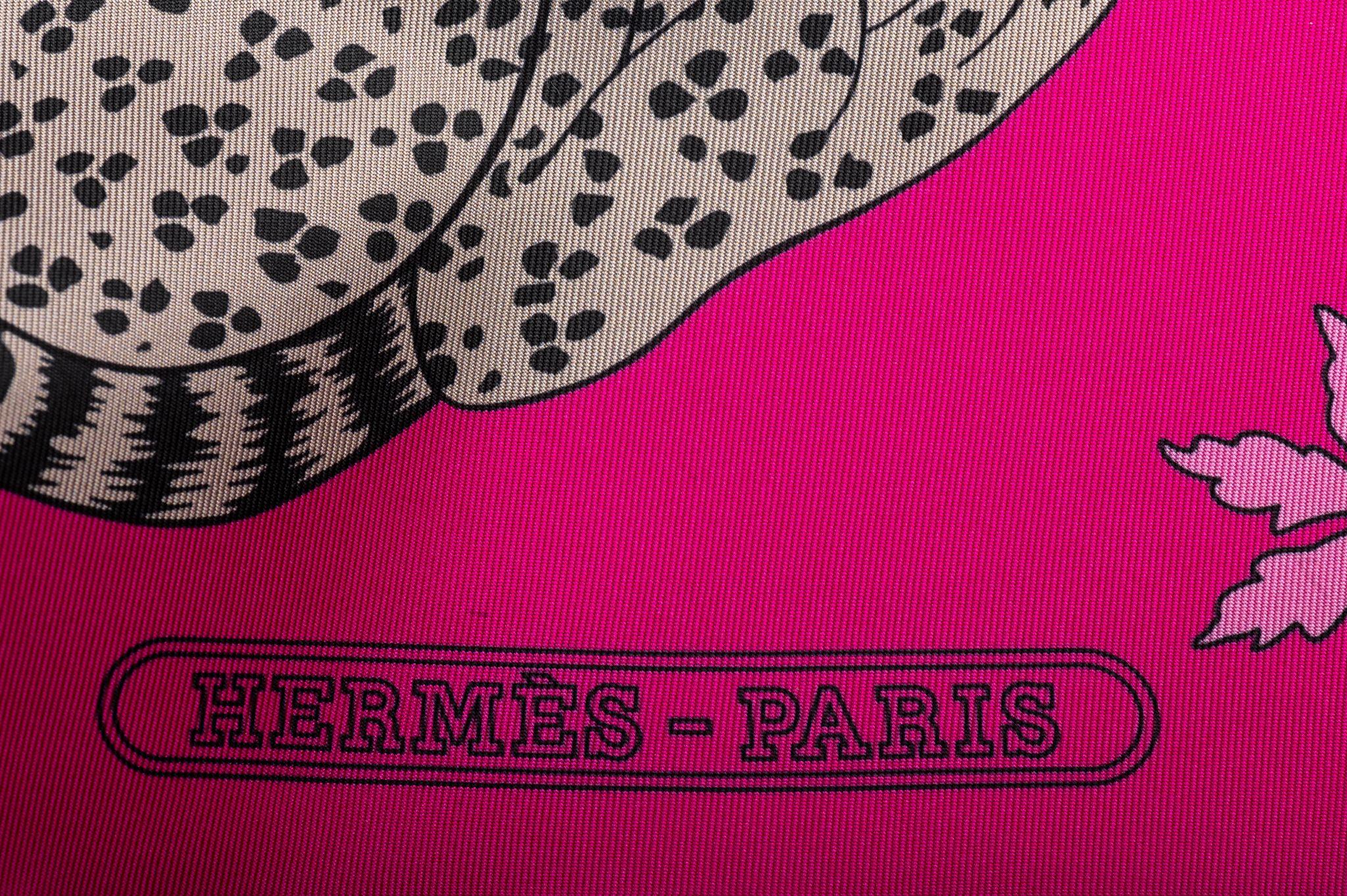 Hermès NIB Fuchsia Guepards Silk Stole For Sale 1