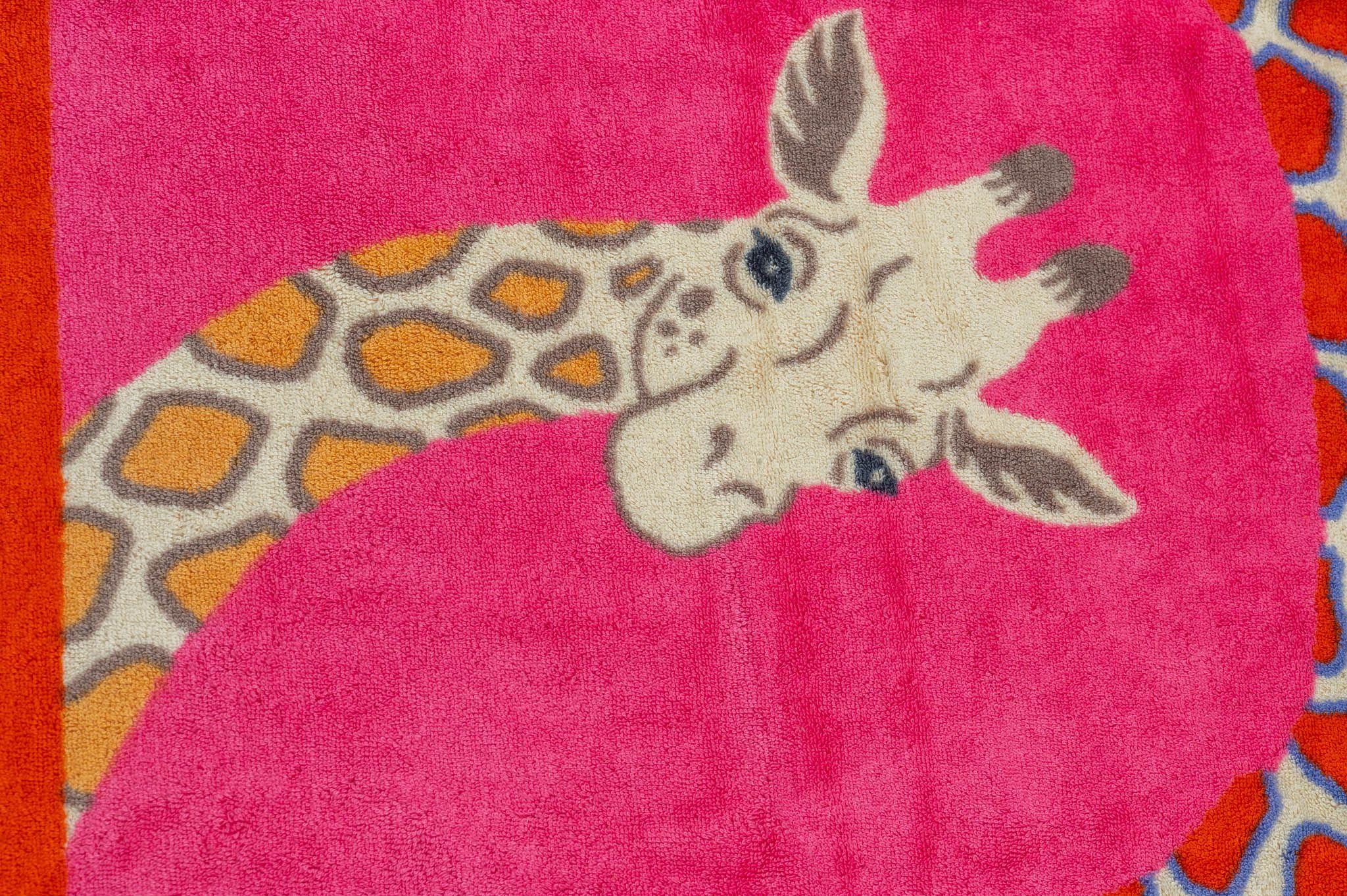 Hermès NIB Girafes Fuchsia Serviette de plage Unisexe en vente