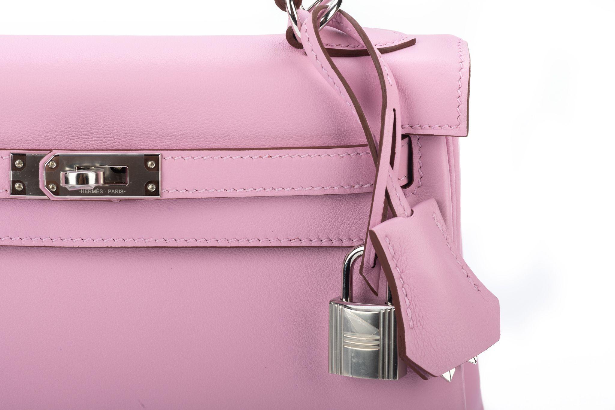 Hermes NIB Kelly 25 Retourne Mauve Swift In New Condition In West Hollywood, CA