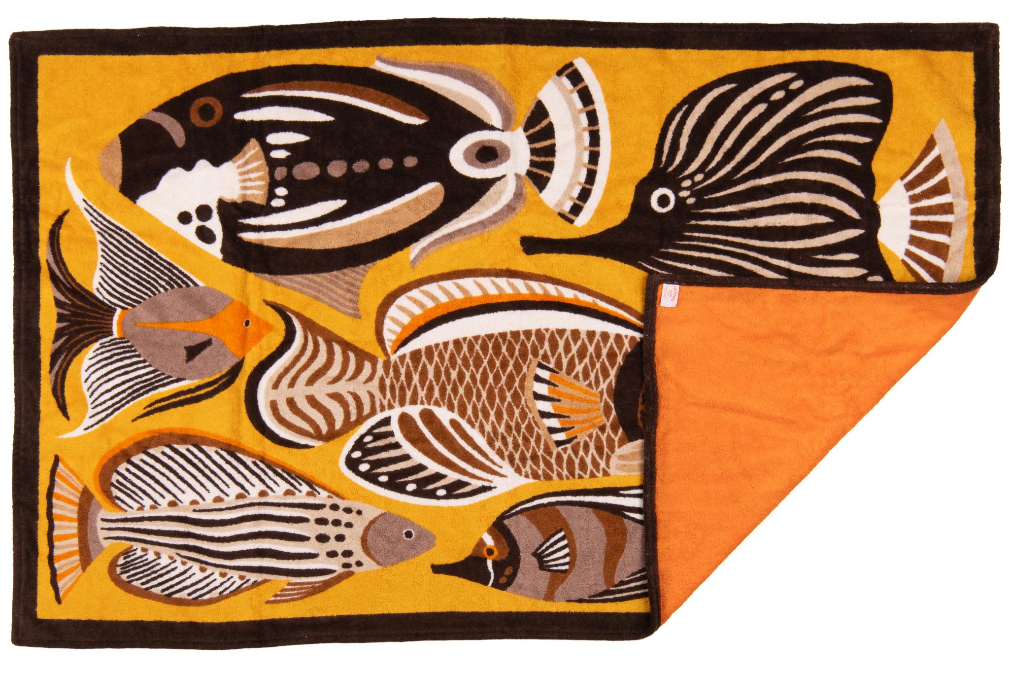 Hermès NIB Yellow Black Fish Beach Towel In New Condition For Sale In West Hollywood, CA
