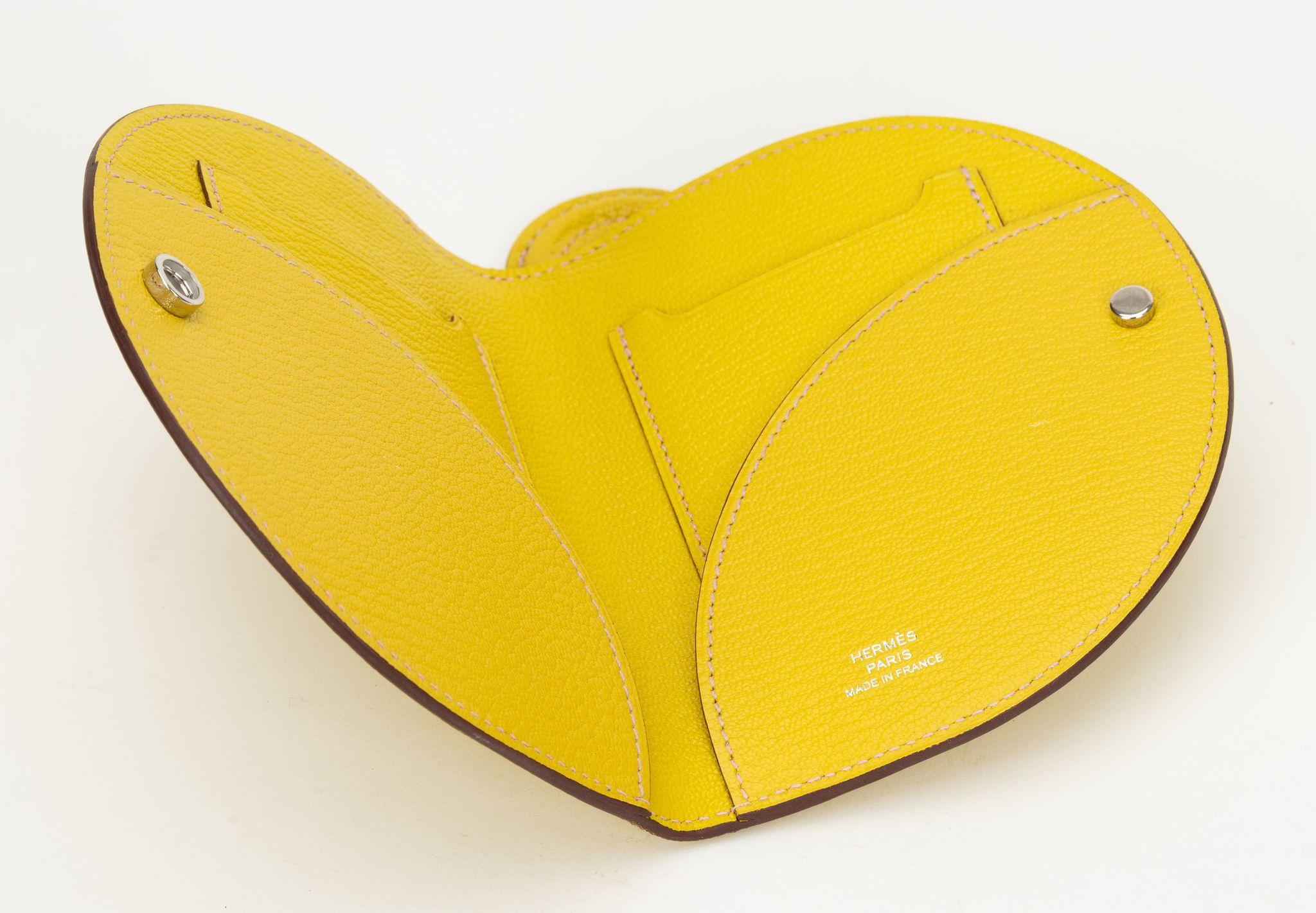 Hermès NIB Yellow Chevre Wallet For Sale 1