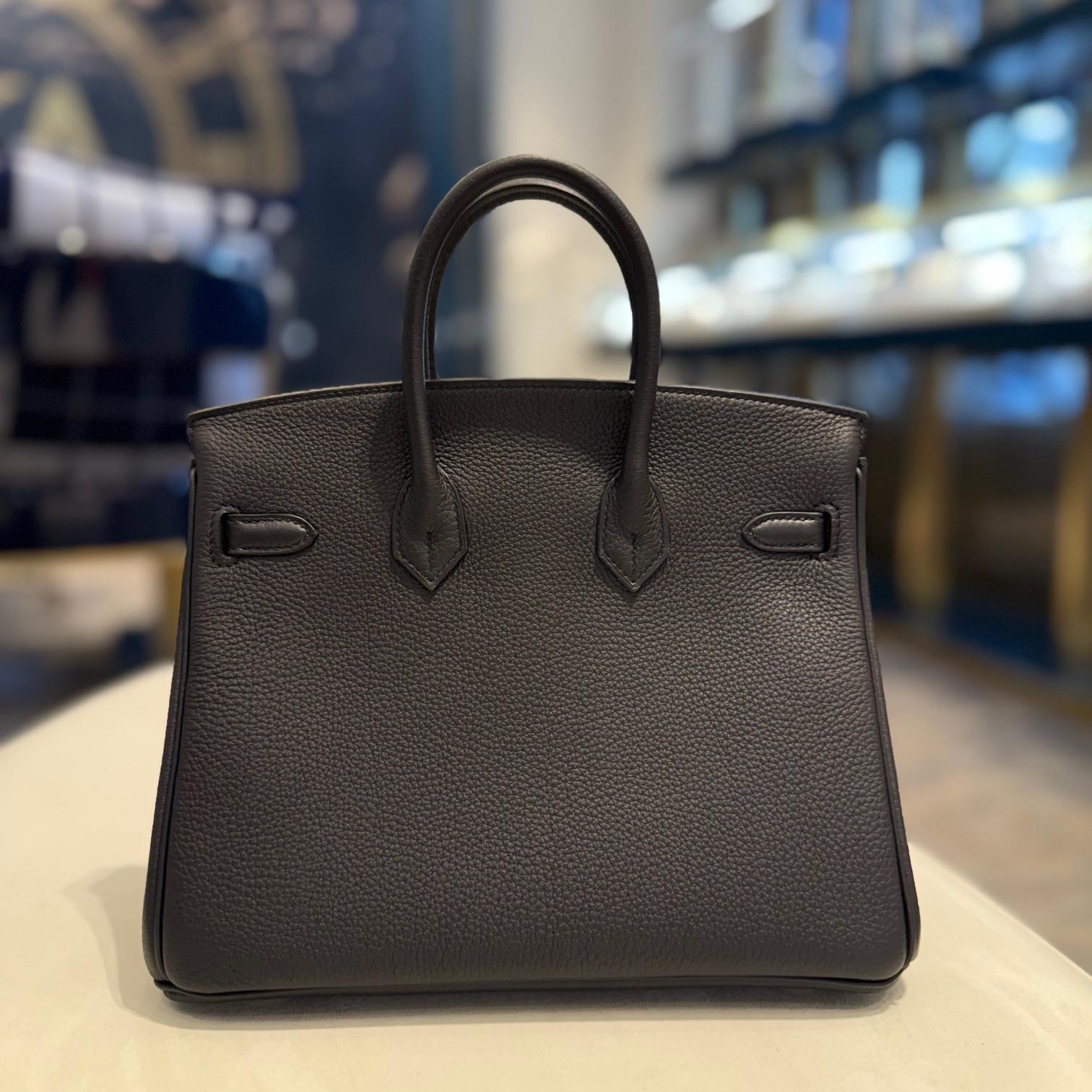 Black Hermès Noir Birkin 25 Togo Gold Hardware For Sale