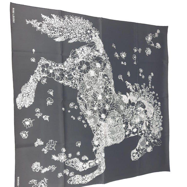 Foulard Hermès « Robe Légère » Par Théo De Gueltzl - Soie 100%, Neuf Sans Étiquette