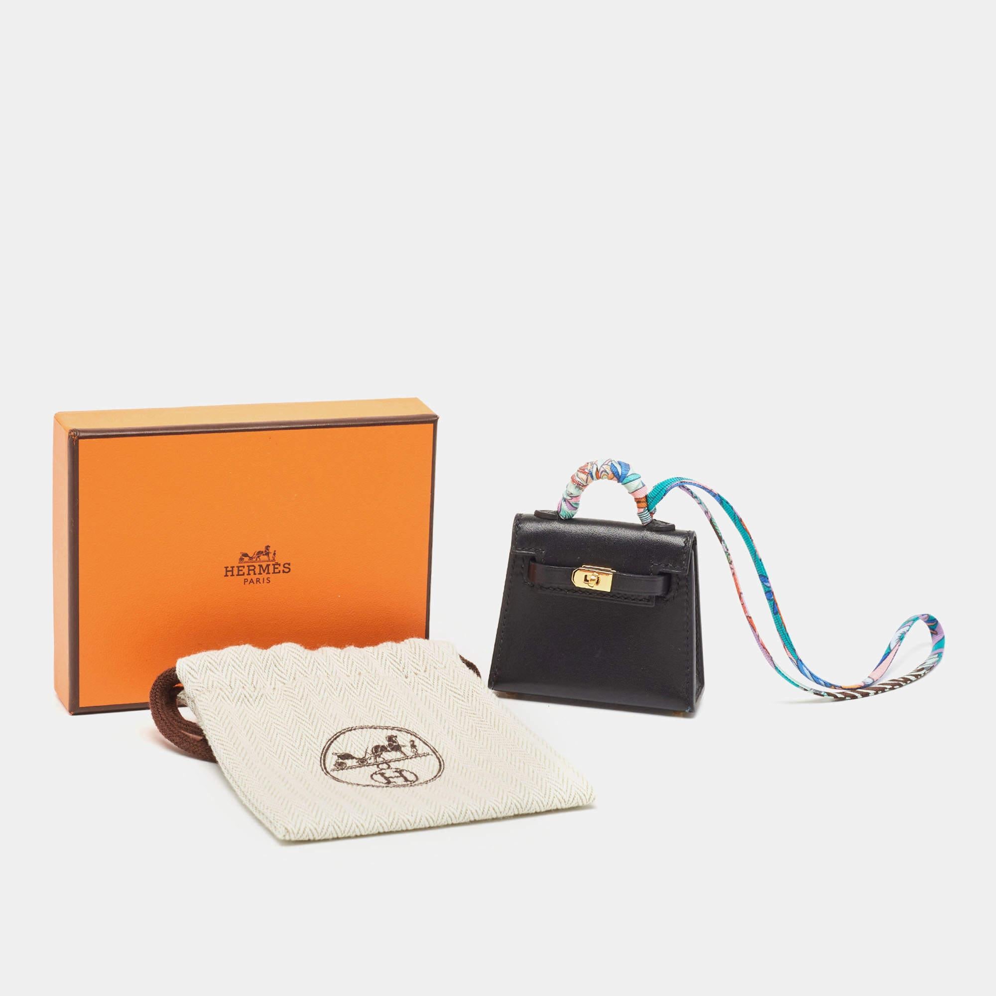 Hermès Noir Tadelakt Leather Mini Kelly Twilly Bag Charm en vente 3