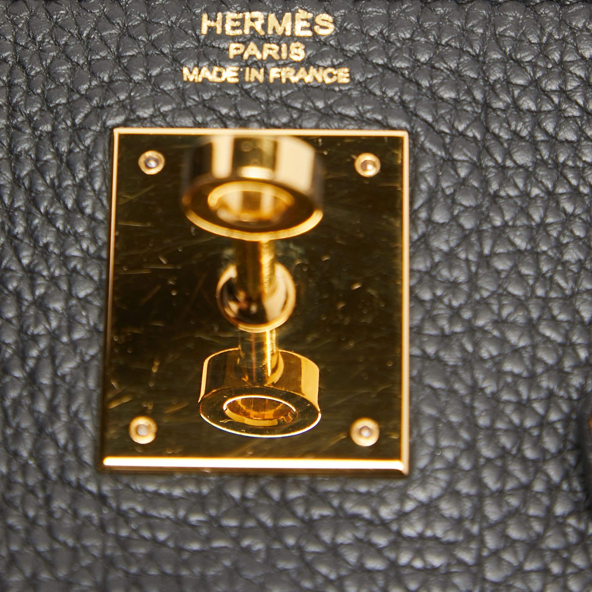 Hermes Noir Togo Leather Gold Finish Kelly Retourne 28 Baggage en vente 4