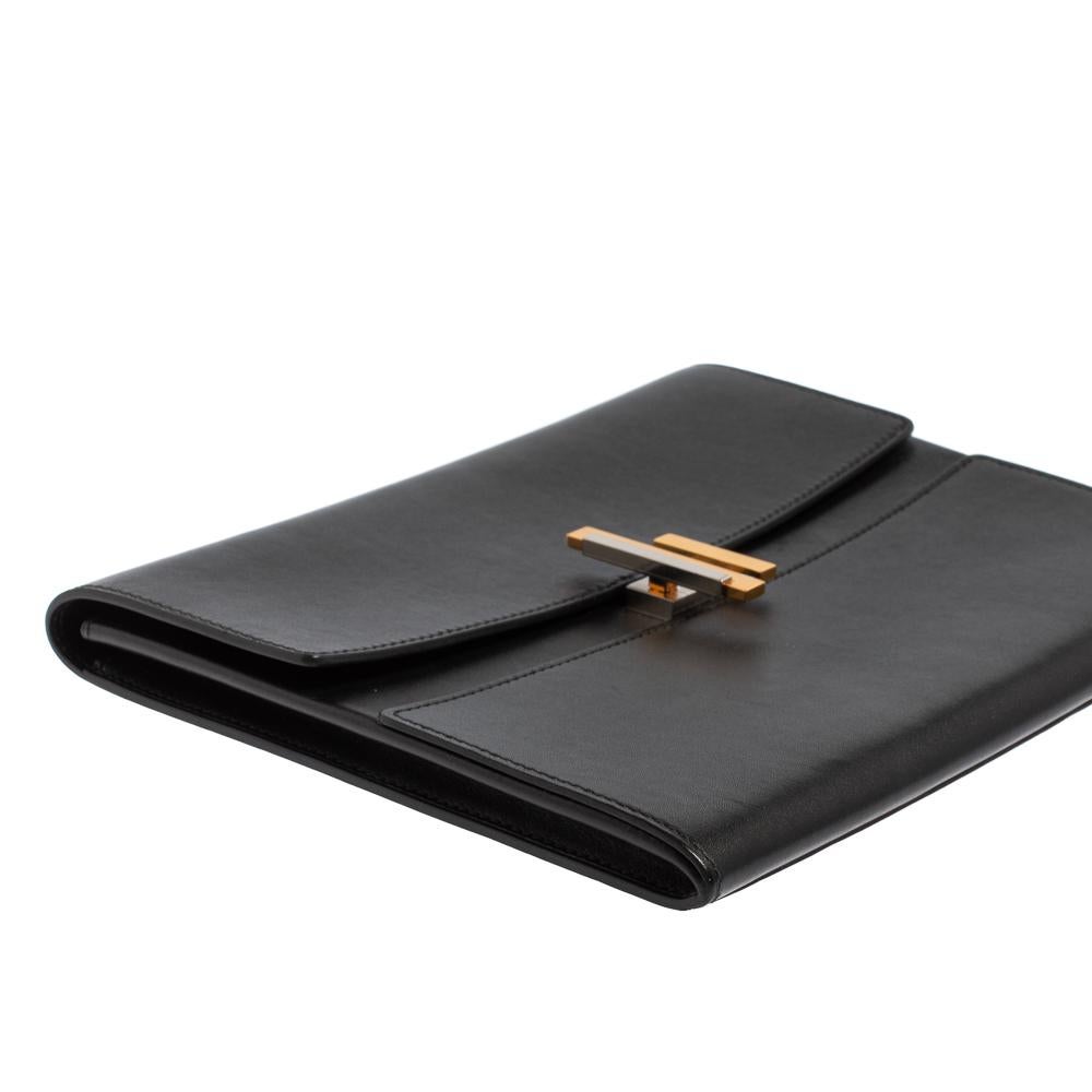 Hermes Noir Veau Villandry Leather Cinhetic Clutch Bon état à Dubai, Al Qouz 2
