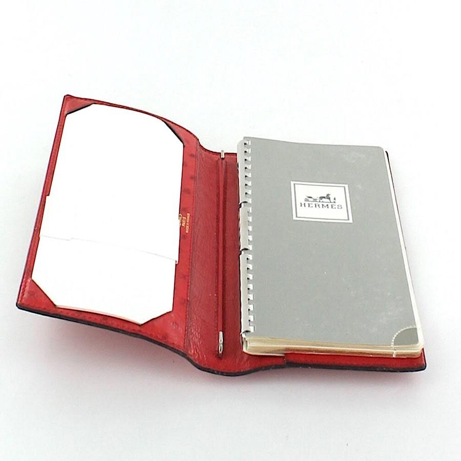 HERMES Notizbuchhülle aus rotem Straußenleder (Rot) im Angebot