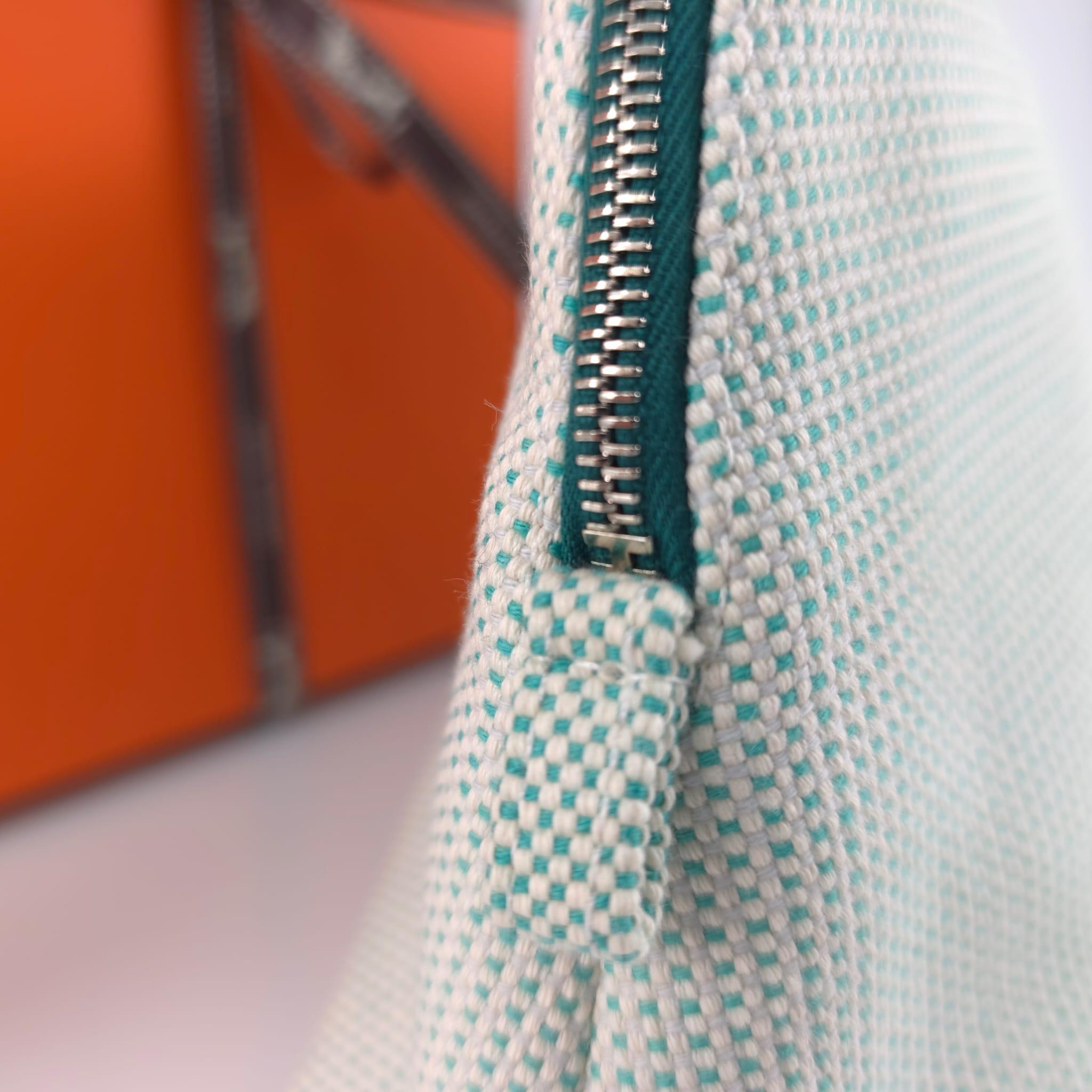 Hermès Nuage & Menthe cotton Bolide Crazy H case, medium model In New Condition For Sale In Nicosia, CY