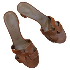 Sandales en cuir modèle Oasis d'Hermès, beige