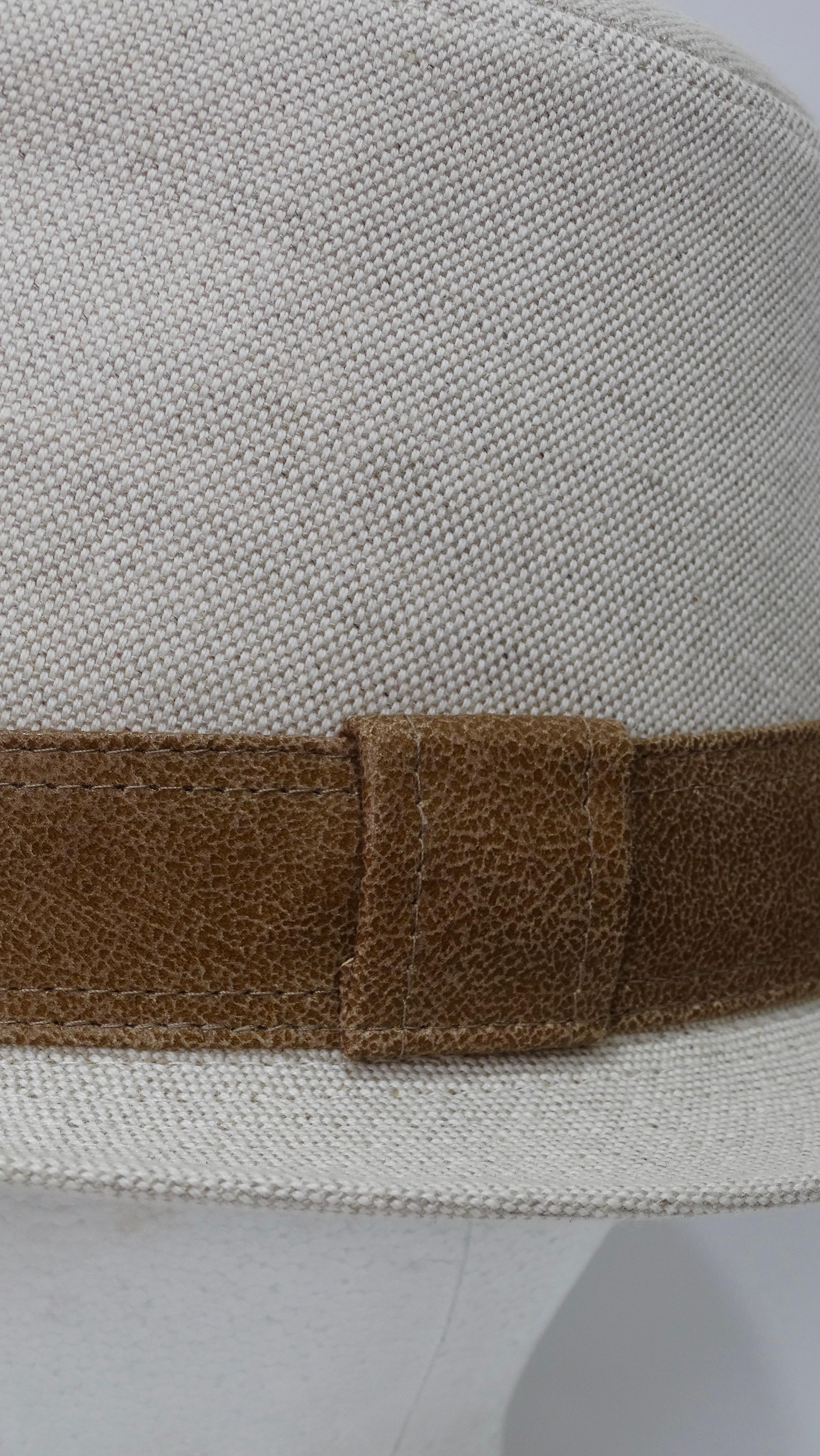 Gris Fedora Off-White Hermes avec bracelet Classic Brown en vente