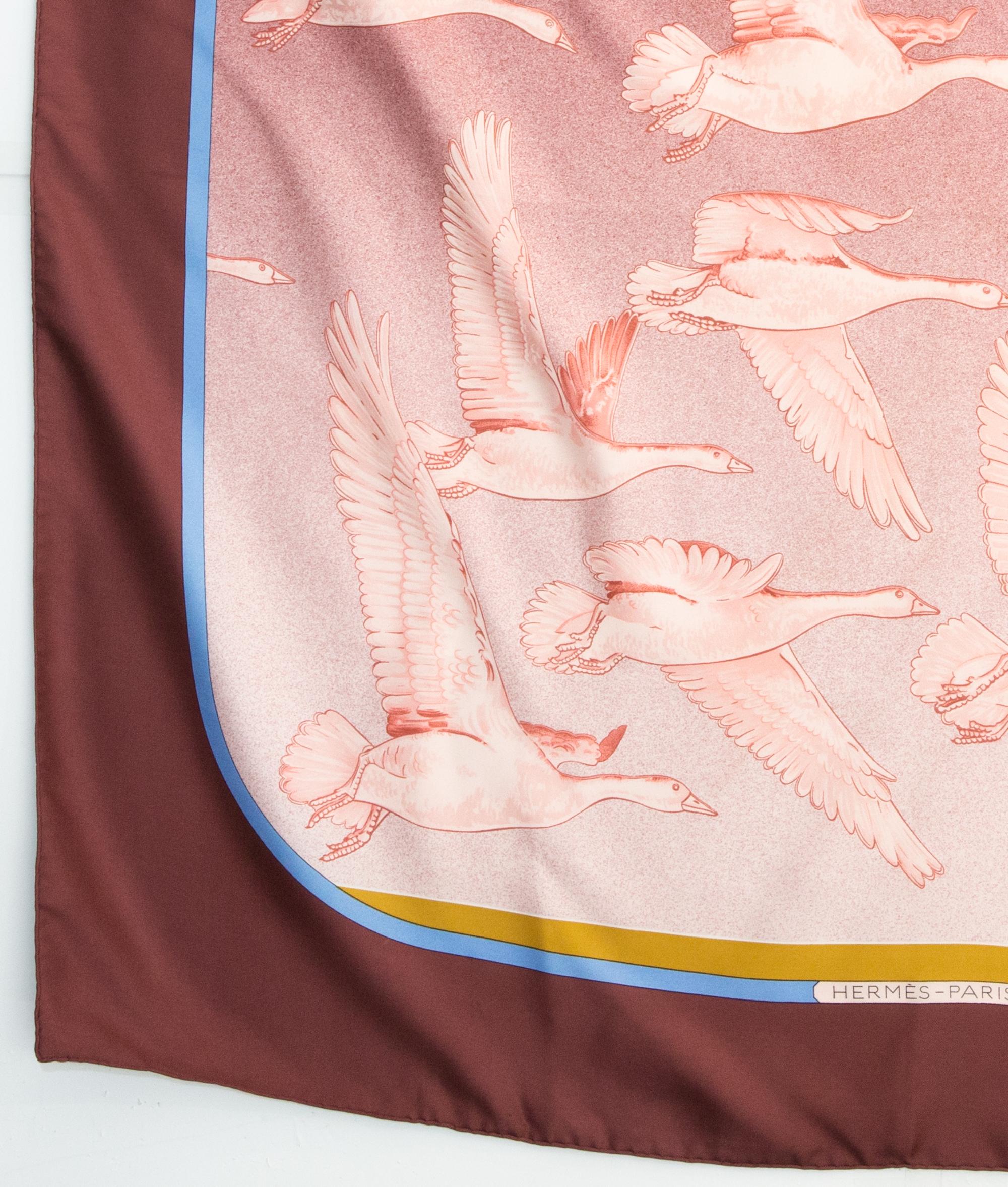 Hermes Oiseaux Migrateurs by C. Latham Seidenschal für Damen oder Herren im Angebot